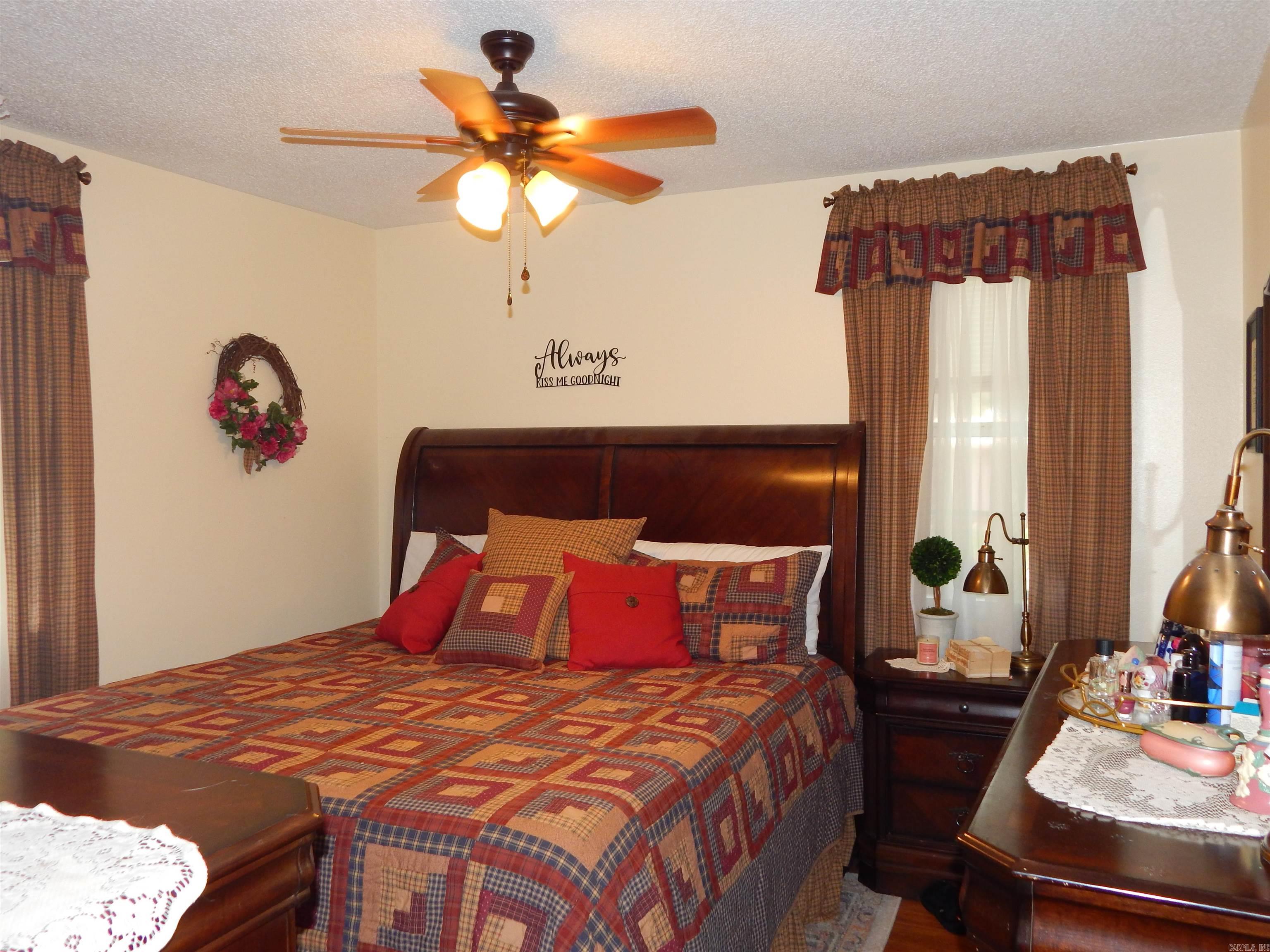 VALLEY OAKS - Residential