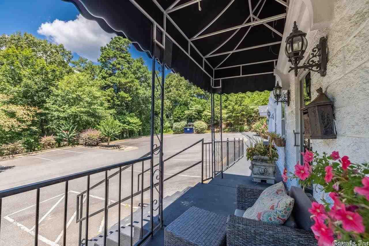 Woodland Hills - Commercial Sale