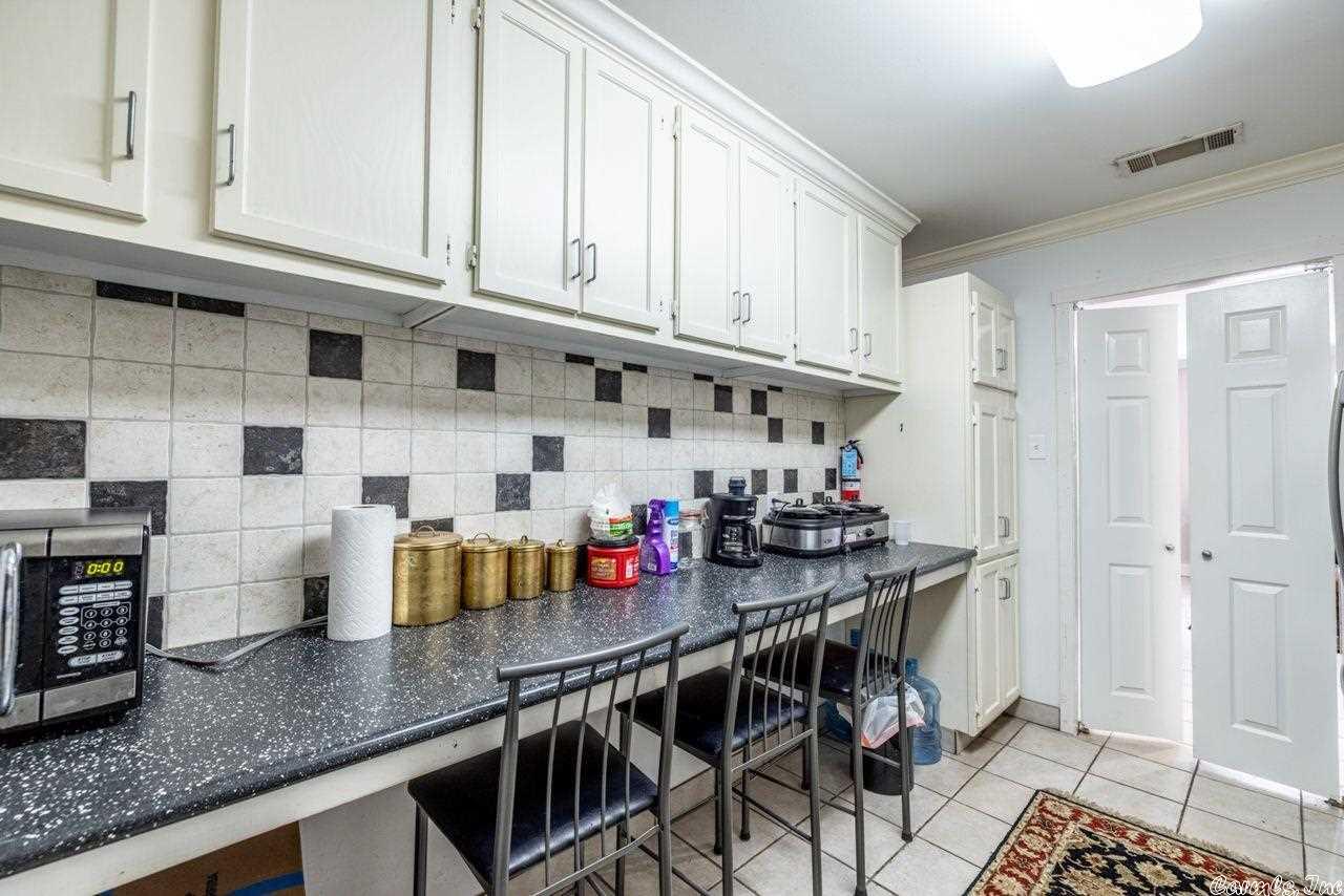 Woodland Hills - Commercial Sale