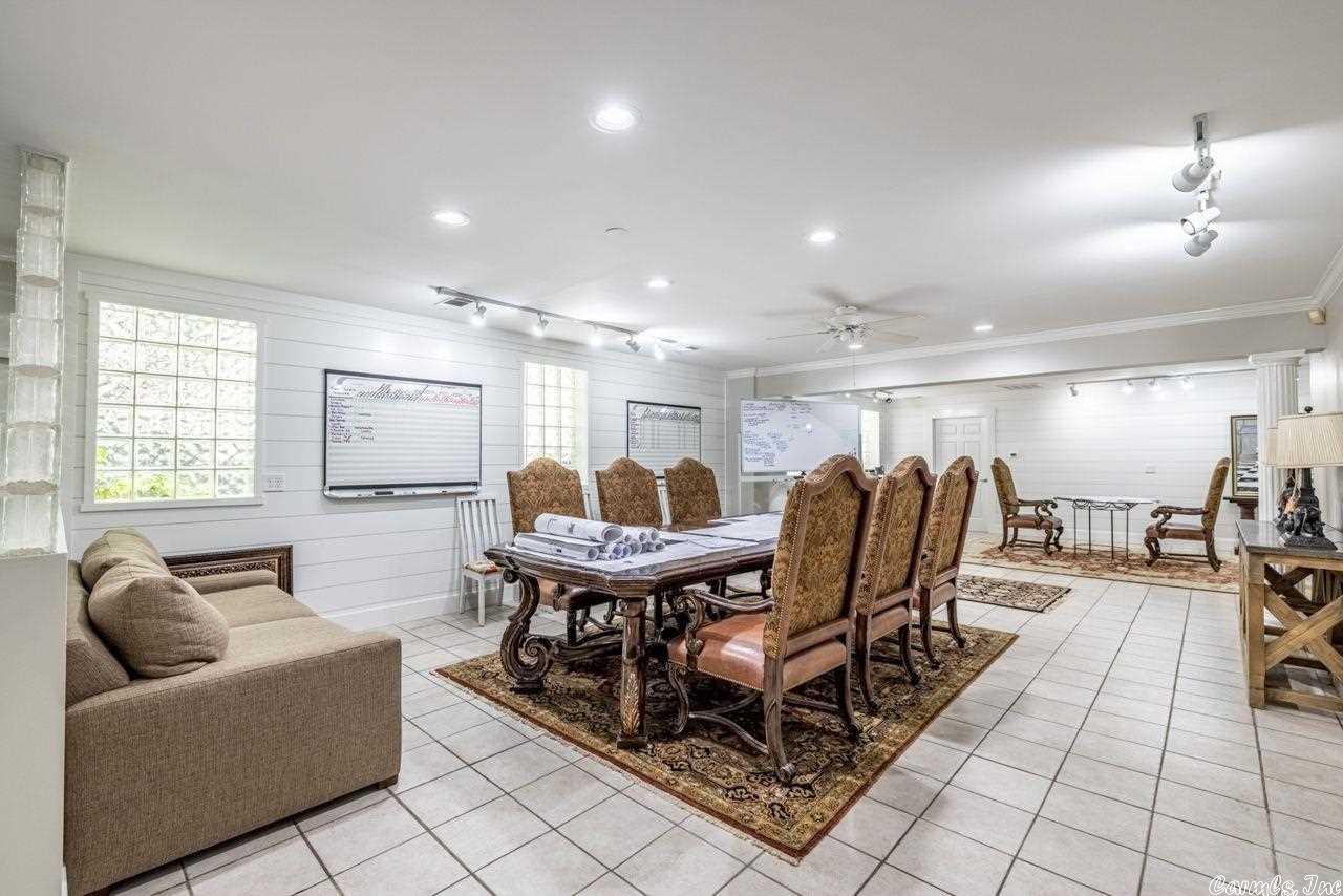 Woodland Hills - Commercial Sale