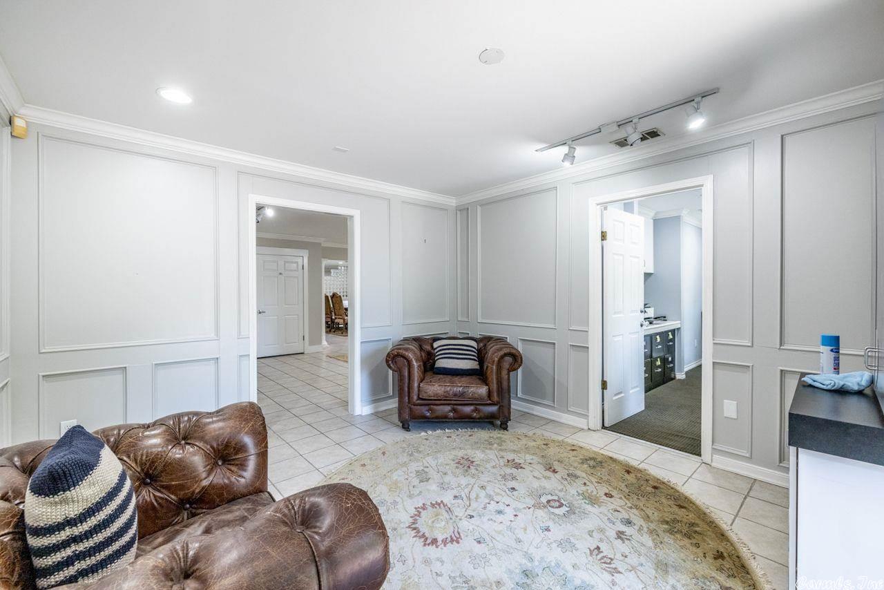 Woodland Hills - Commercial Sale