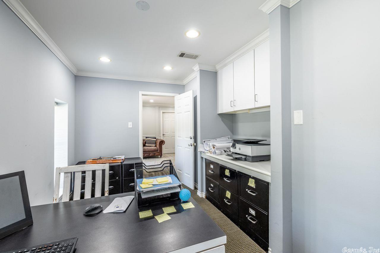 Woodland Hills - Commercial Sale