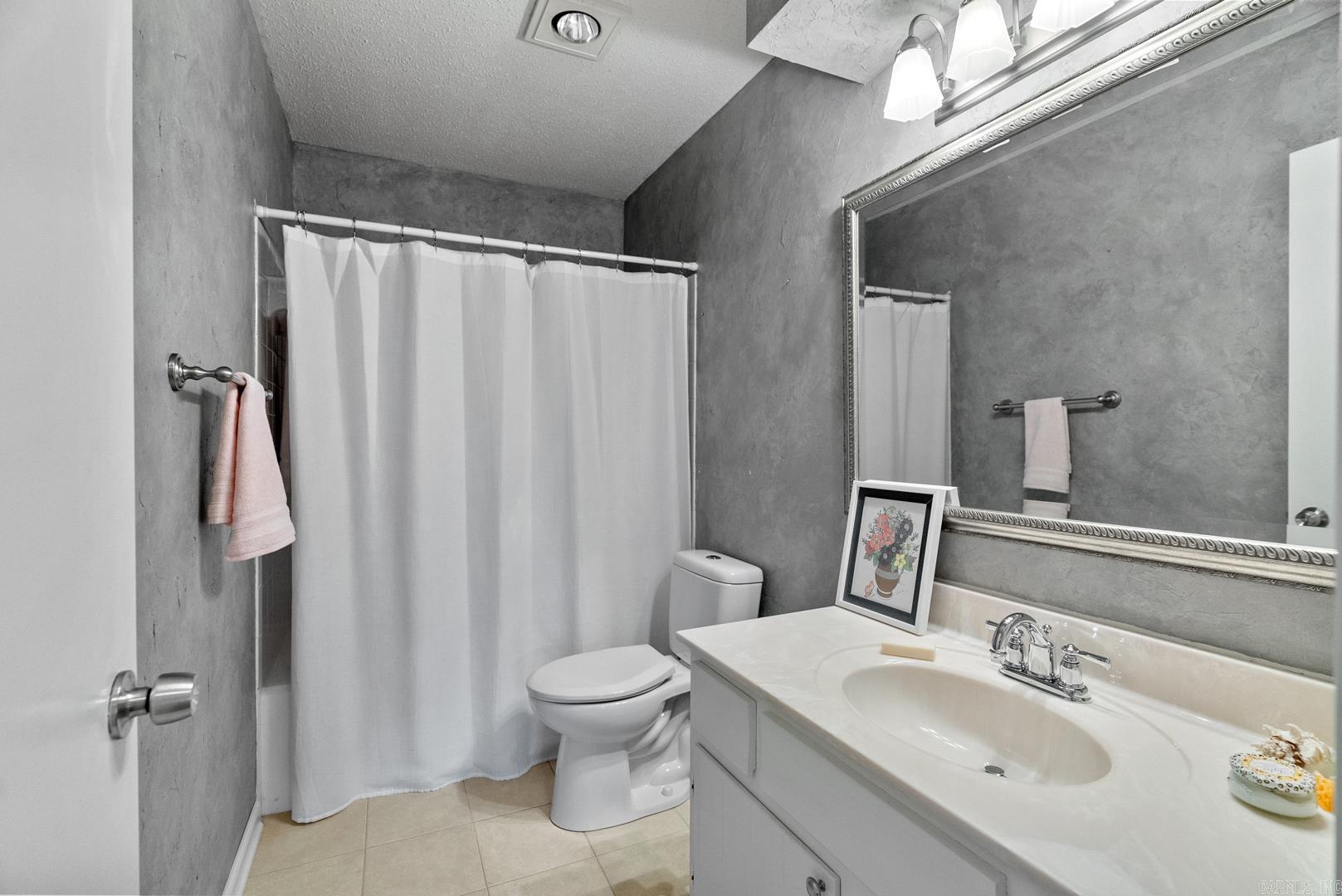 Forest Hills Condos - Residential Lease