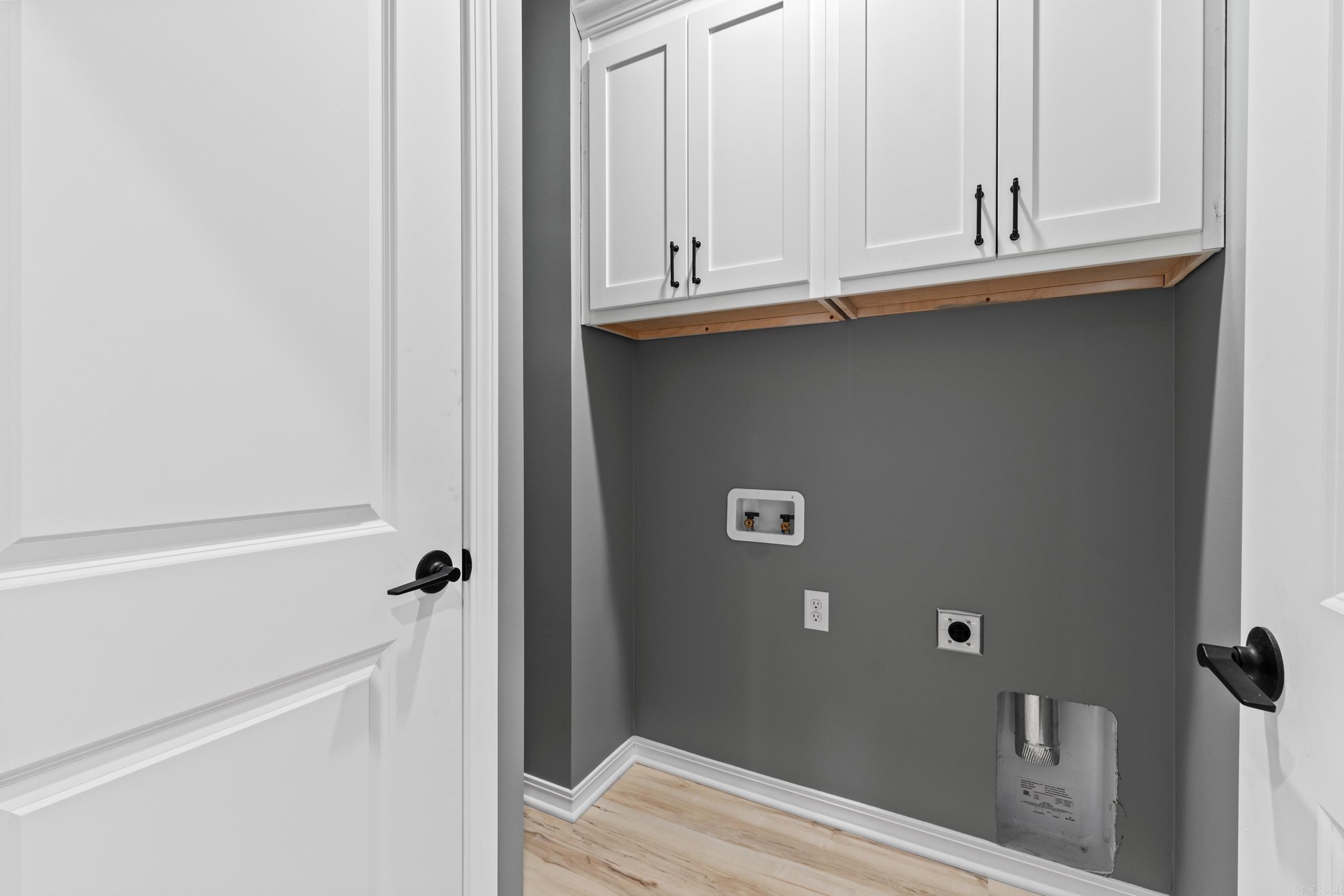 Delwood Manor 3rd - Residential