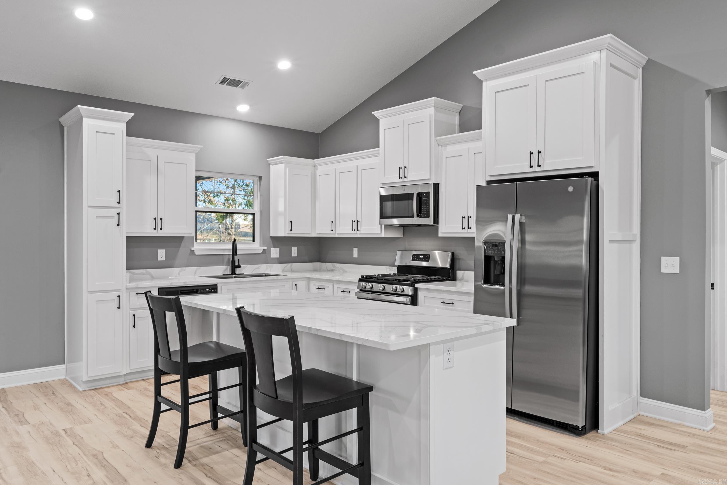 Delwood Manor 3rd - Residential