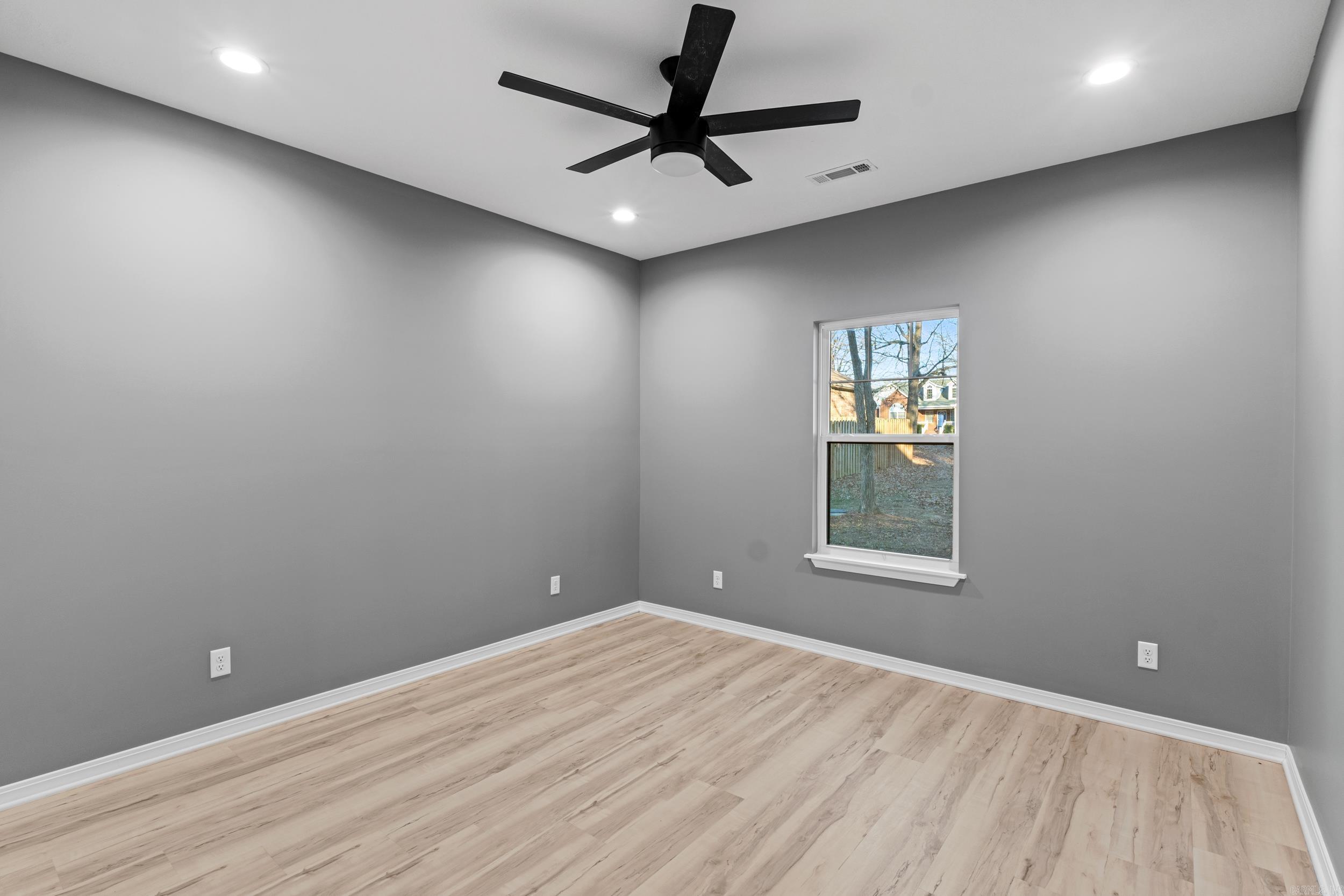 Delwood Manor 3rd - Residential