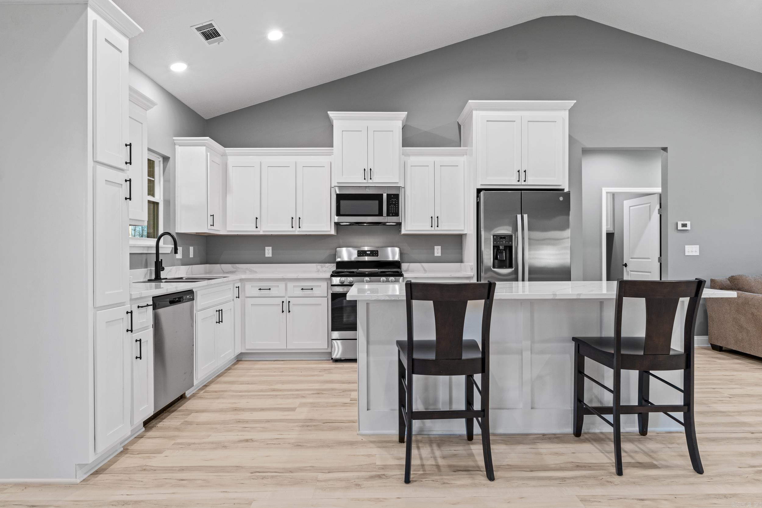 Delwood Manor 3rd - Residential