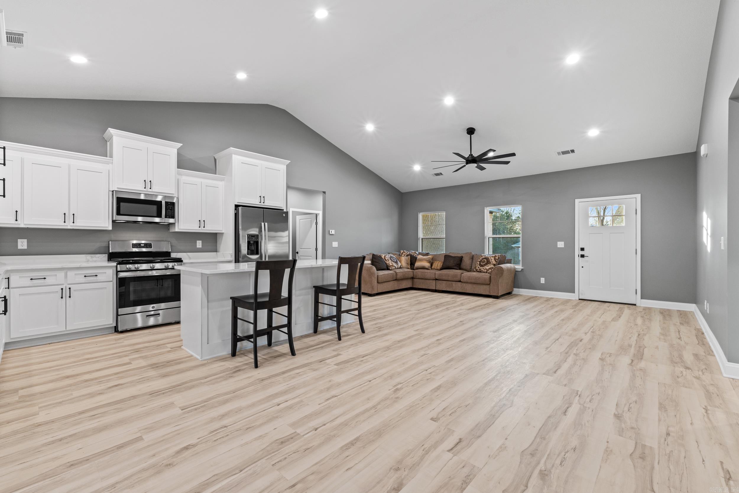 Delwood Manor 3rd - Residential