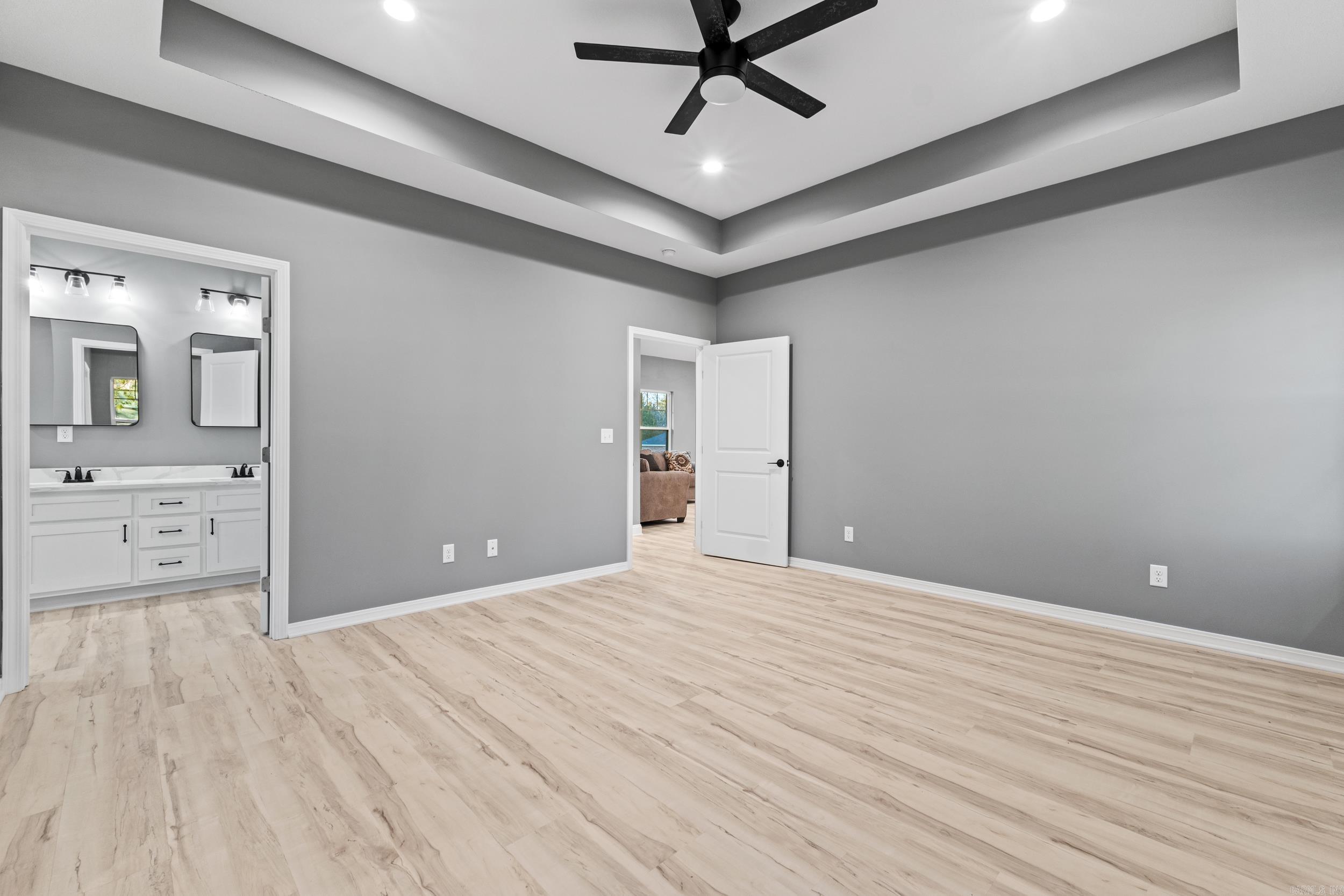 Delwood Manor 3rd - Residential