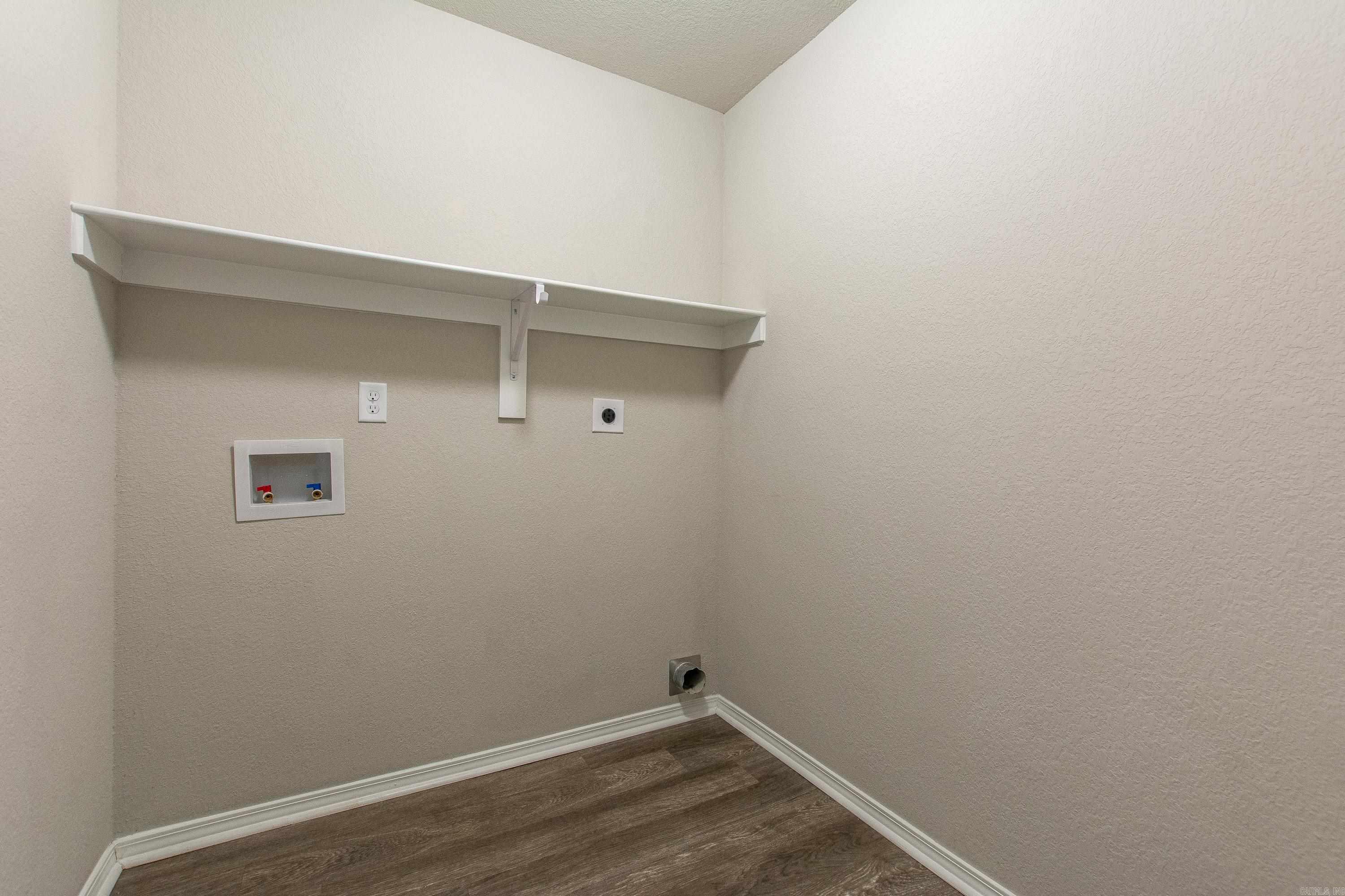 HILLDALE CROSSING - Residential
