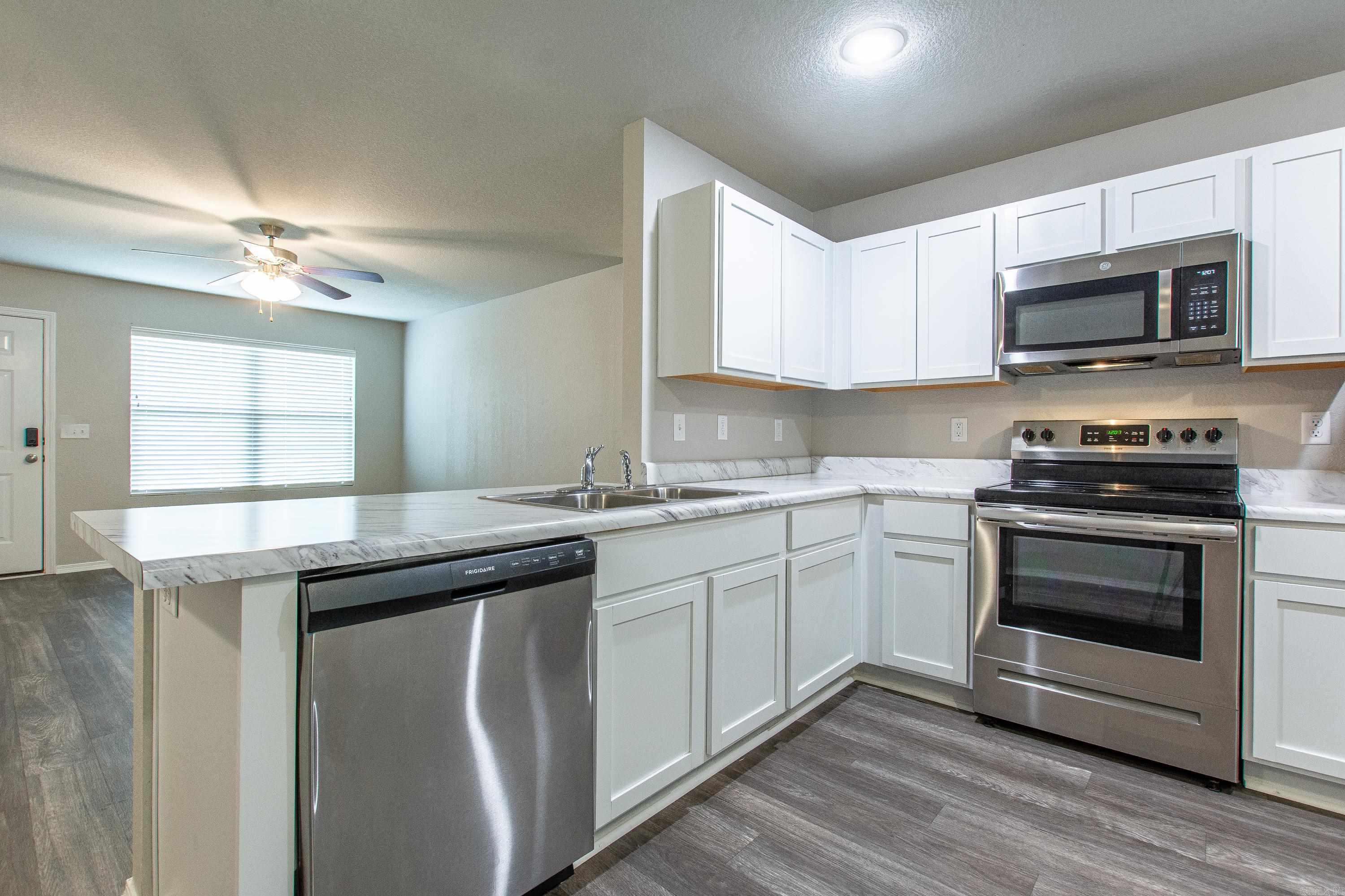 HILLDALE CROSSING - Residential