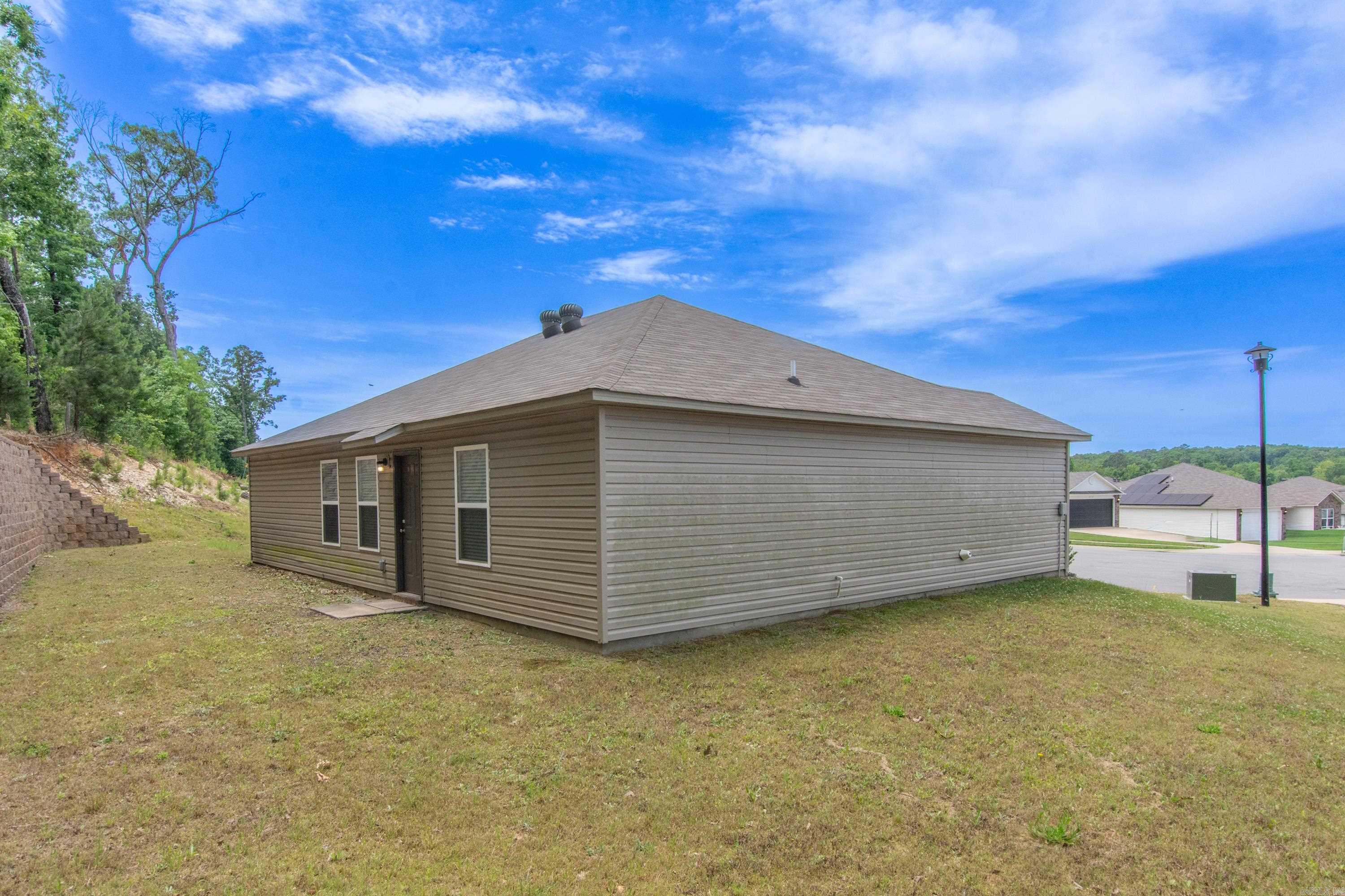 HILLDALE CROSSING - Residential