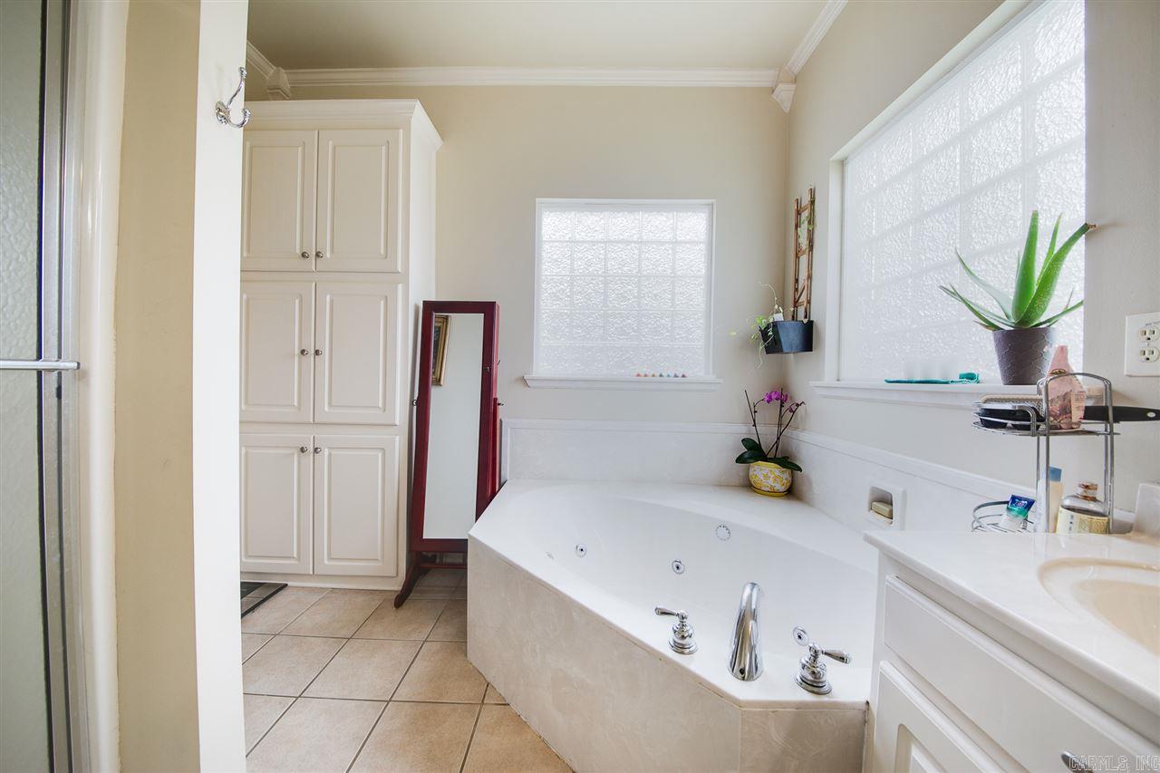 Western Hils - Residential Lease