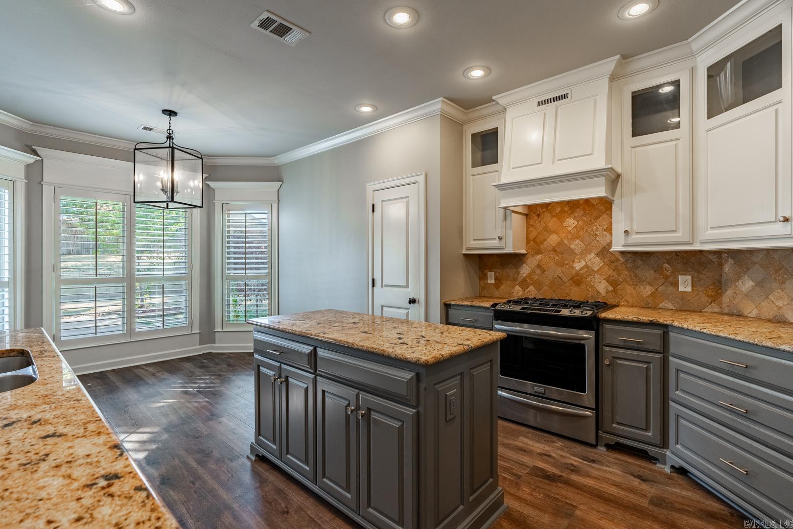 CHENAL VALLEY EPERNAY PLACE - Residential