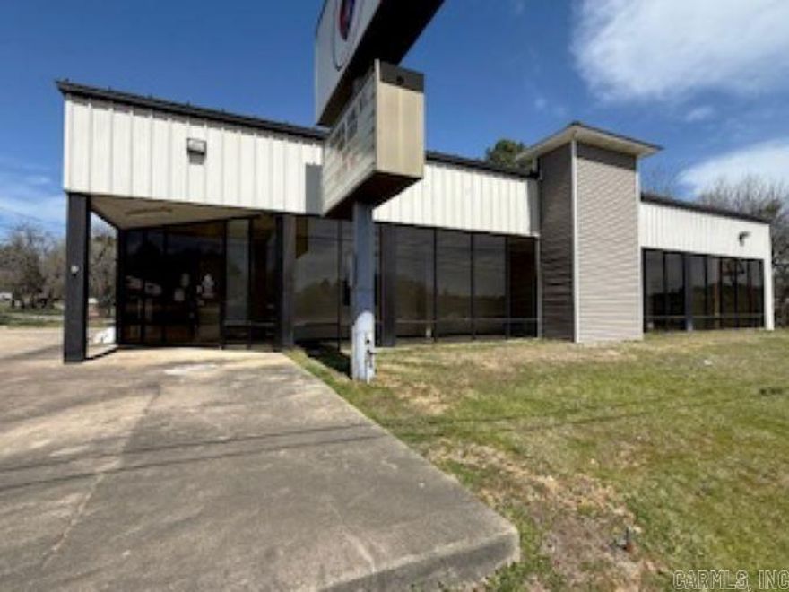 Located in the Heart of Dequeen, this turnkey medical office is perfect for healthcare professionals seeking a high-visibility, move-in ready space. The 4,000 sqft. office has multiple exam rooms, a spacious waiting area, a private physician's office, and ample storage. Designed for efficiency and patient comfort, the space includes restrooms, a nurse's station, and a breakroom.  Ideal for general practitioners, specialists, dentists, and/or physical therapists.