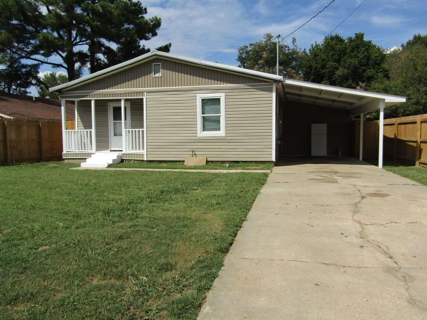 NEW PRICE!! Completely remodeled 3 Bedrooms and 2 baths fenced back yard.  new plumbing, new electrical, new kitchen cabinets, granite counter top. new light fixtures. Tenant occupied, 24 hours notice required!! Come see it today before is gone.