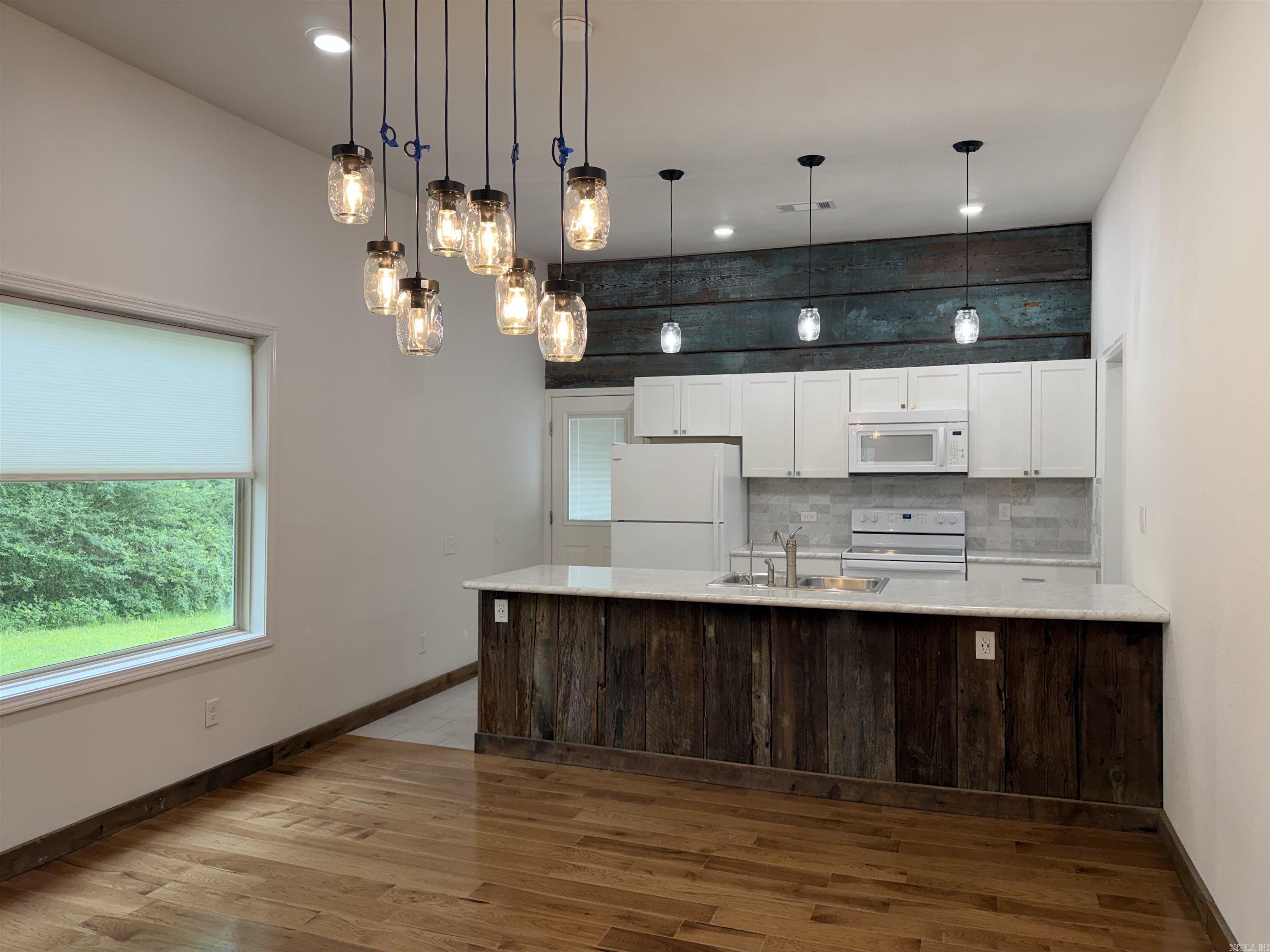 Heber Springs-Inside - Residential