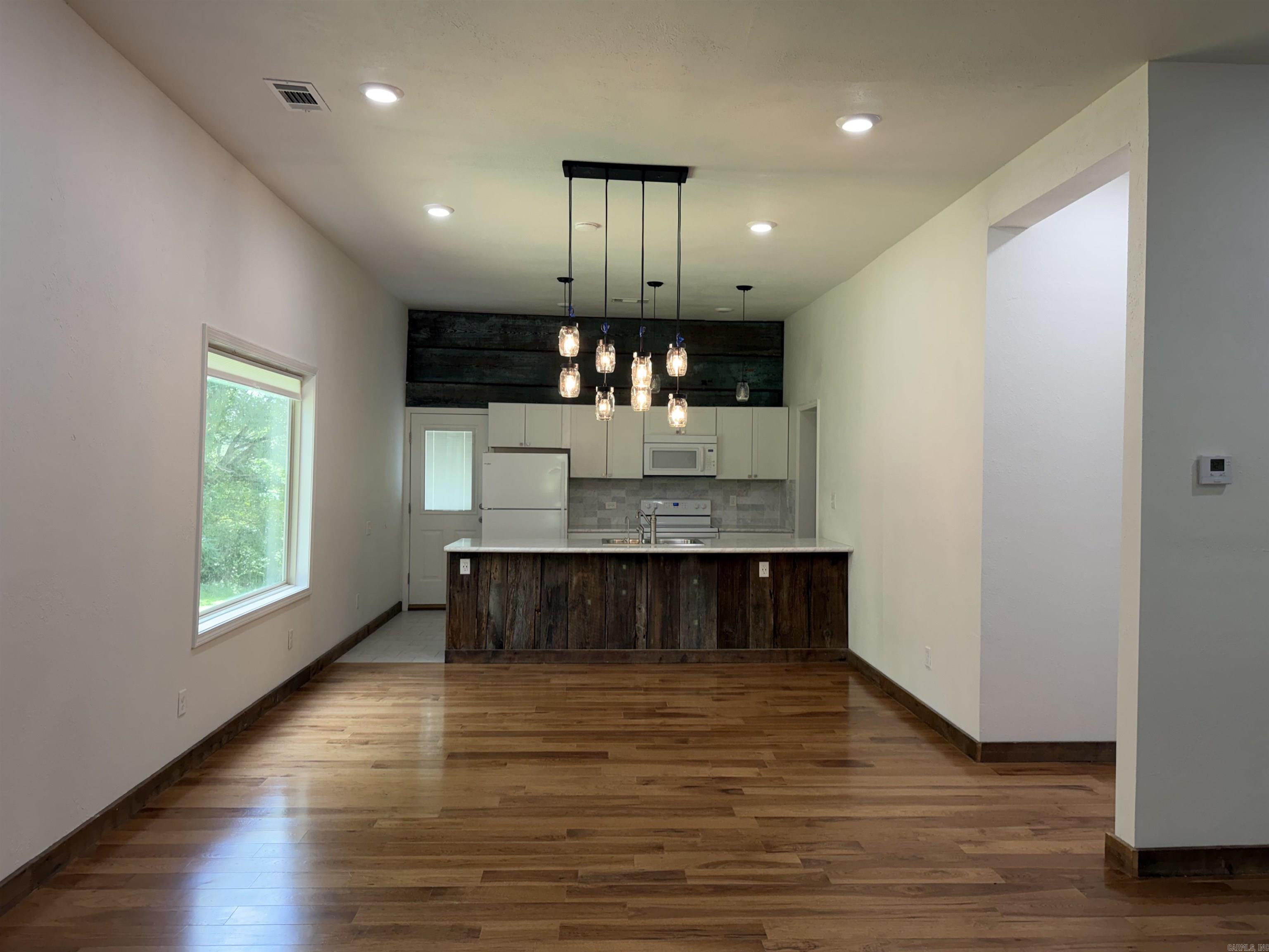 Heber Springs-Inside - Residential