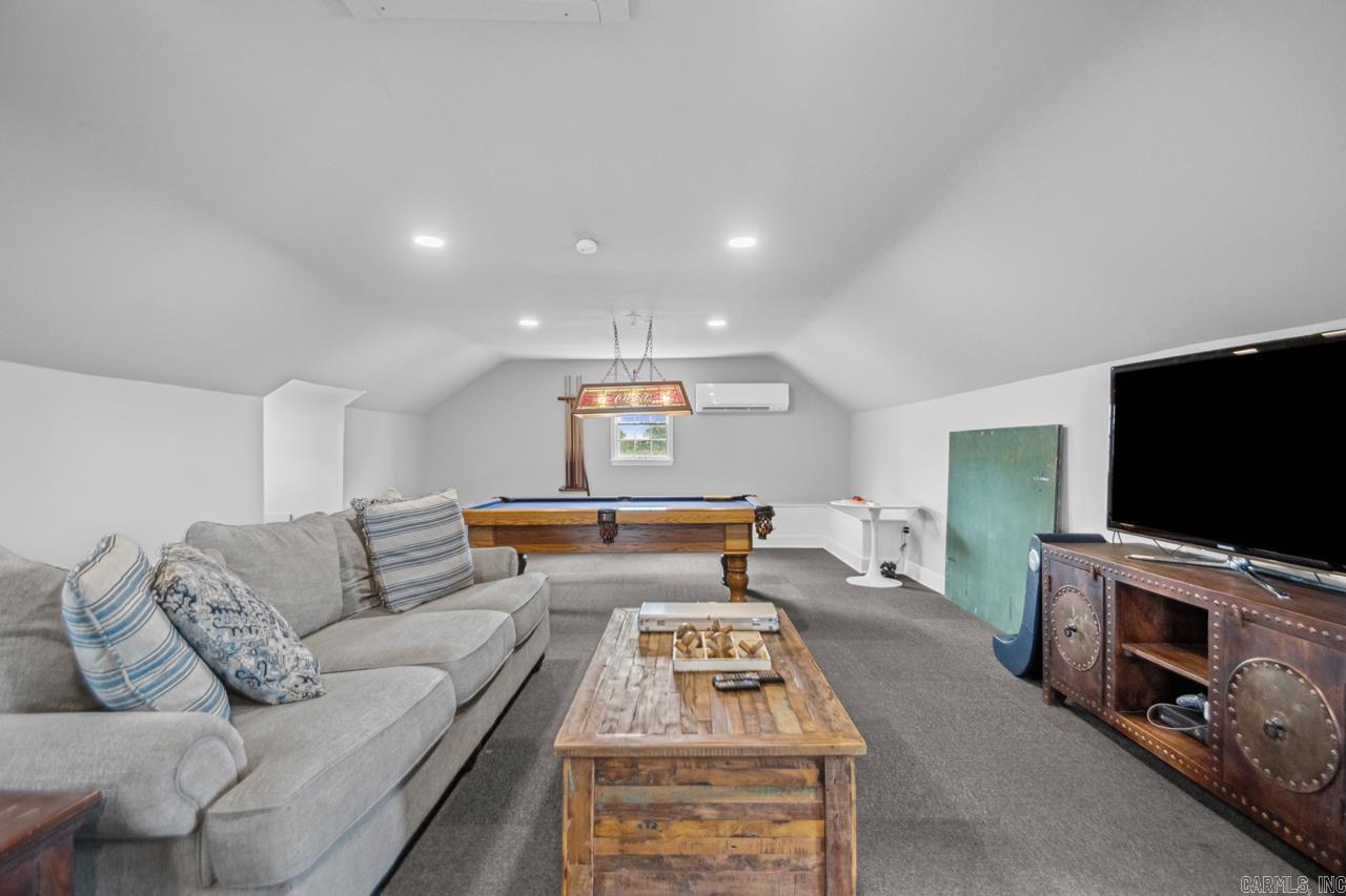 BRENTWOOD - Residential