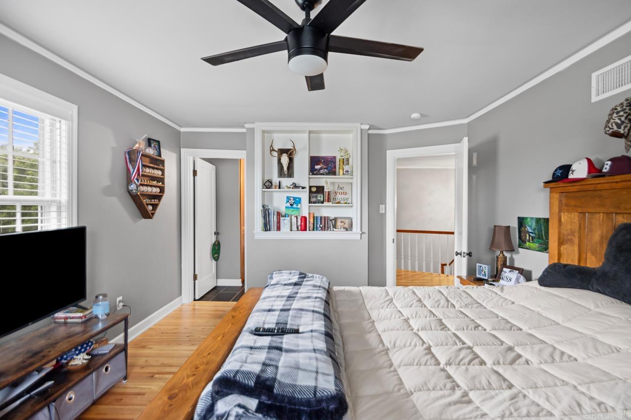 BRENTWOOD - Residential