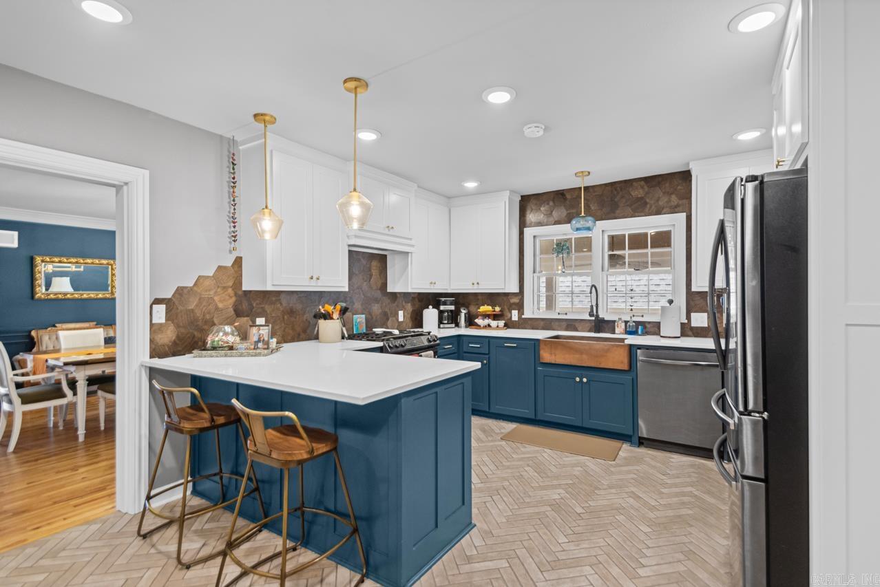 BRENTWOOD - Residential