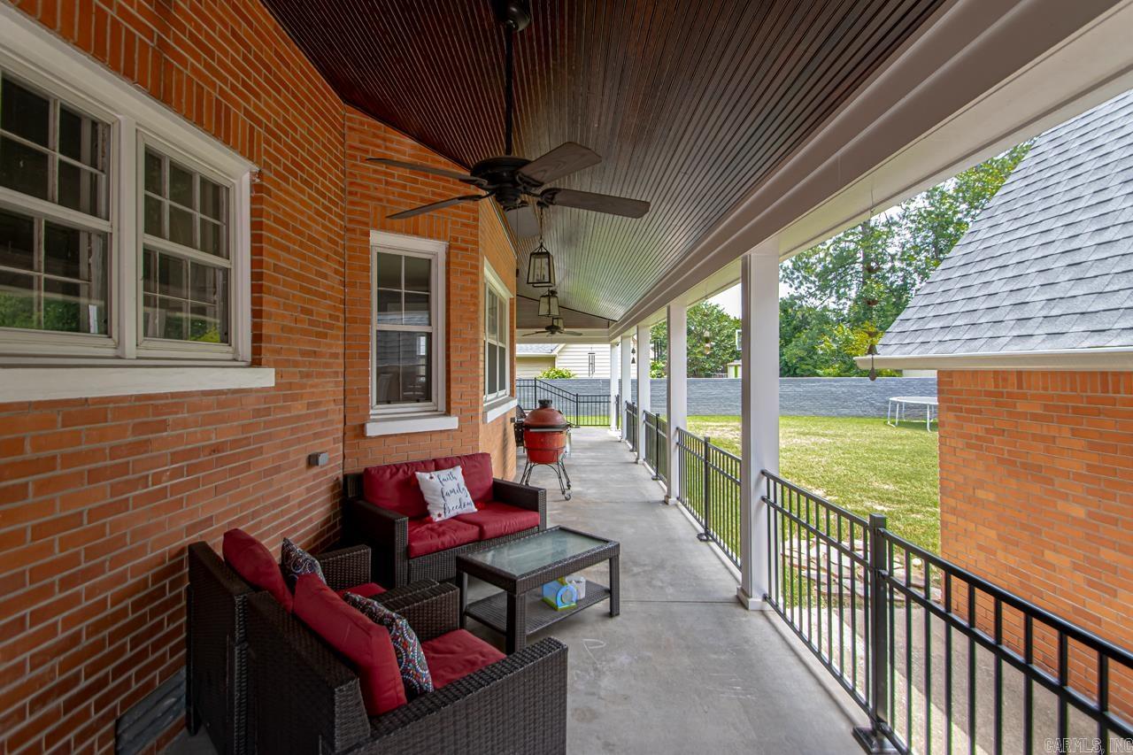 BRENTWOOD - Residential