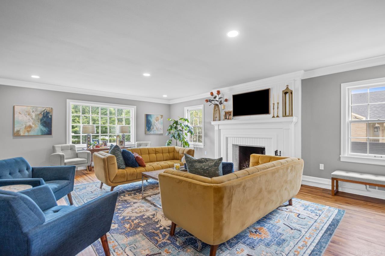 BRENTWOOD - Residential