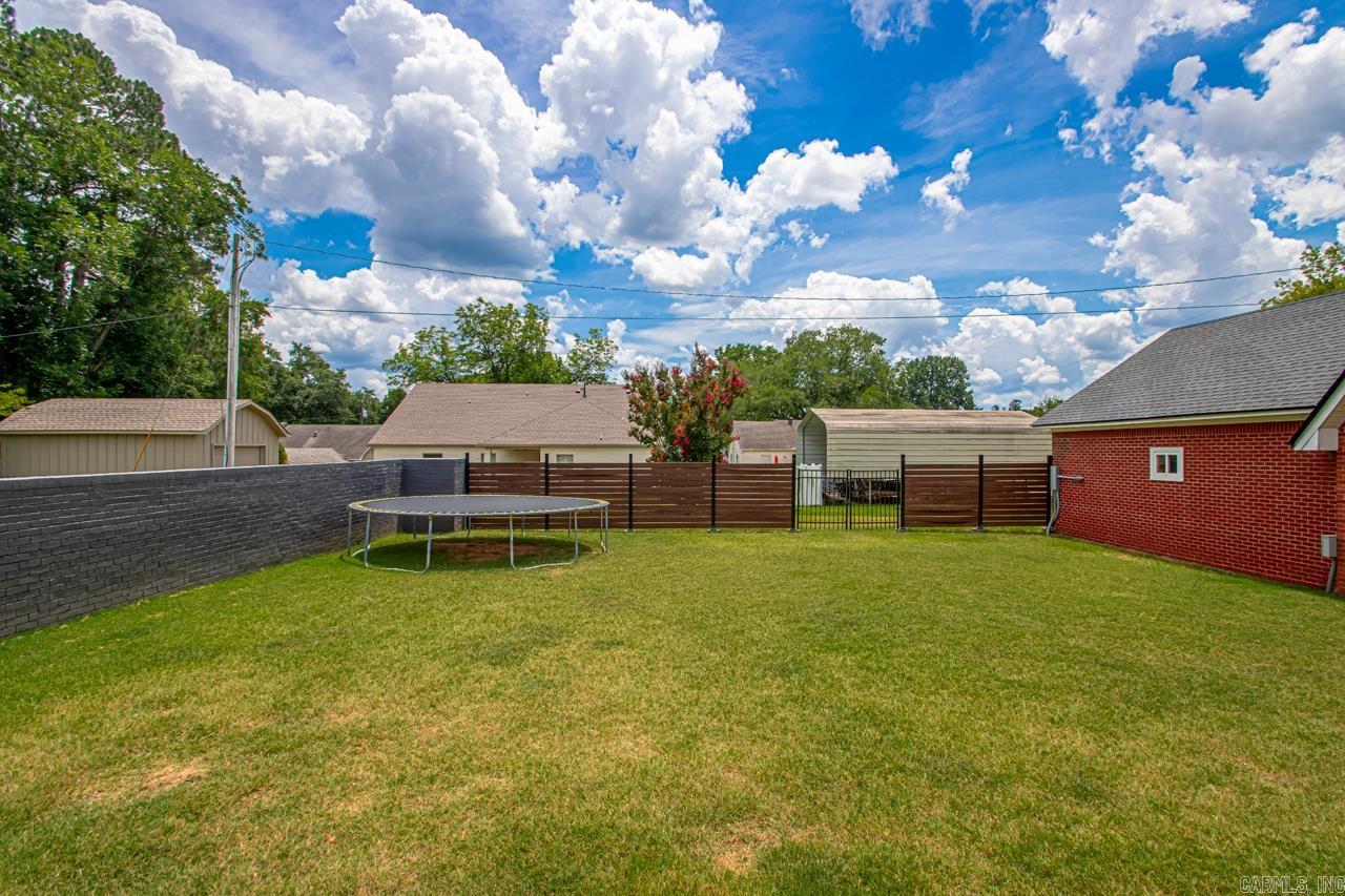 BRENTWOOD - Residential