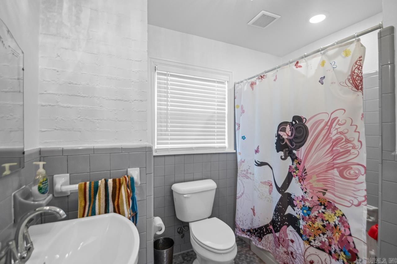 BRENTWOOD - Residential