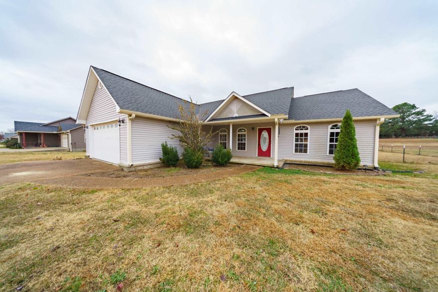 Beautiful 3 Bed / 2 Bath Home in Double Oak Subdivision – One of Cave City’s Most Sought-After Neighborhoods If you’ve been looking for an amazing home in a wonderful neighborhood, this is it. Located on the highly desirable 4 Patterson Lane in the Double Oak Subdivision of Cave City, Arkansas, this updated and move-in-ready 3-bedroom, 2-bath home checks every box. Homes in this neighborhood are rarely available, and this one offers modern updates, a great layout, and a peaceful community setting perfect for families, retirees, or anyone looking for a quiet, friendly place to call home. Fenced back yard, new roof in 2025, New flooring throughout, Fresh interior paint, Updated light fixtures, New siding on the exterior, New roof and gutters in 2025, New back deck and more!