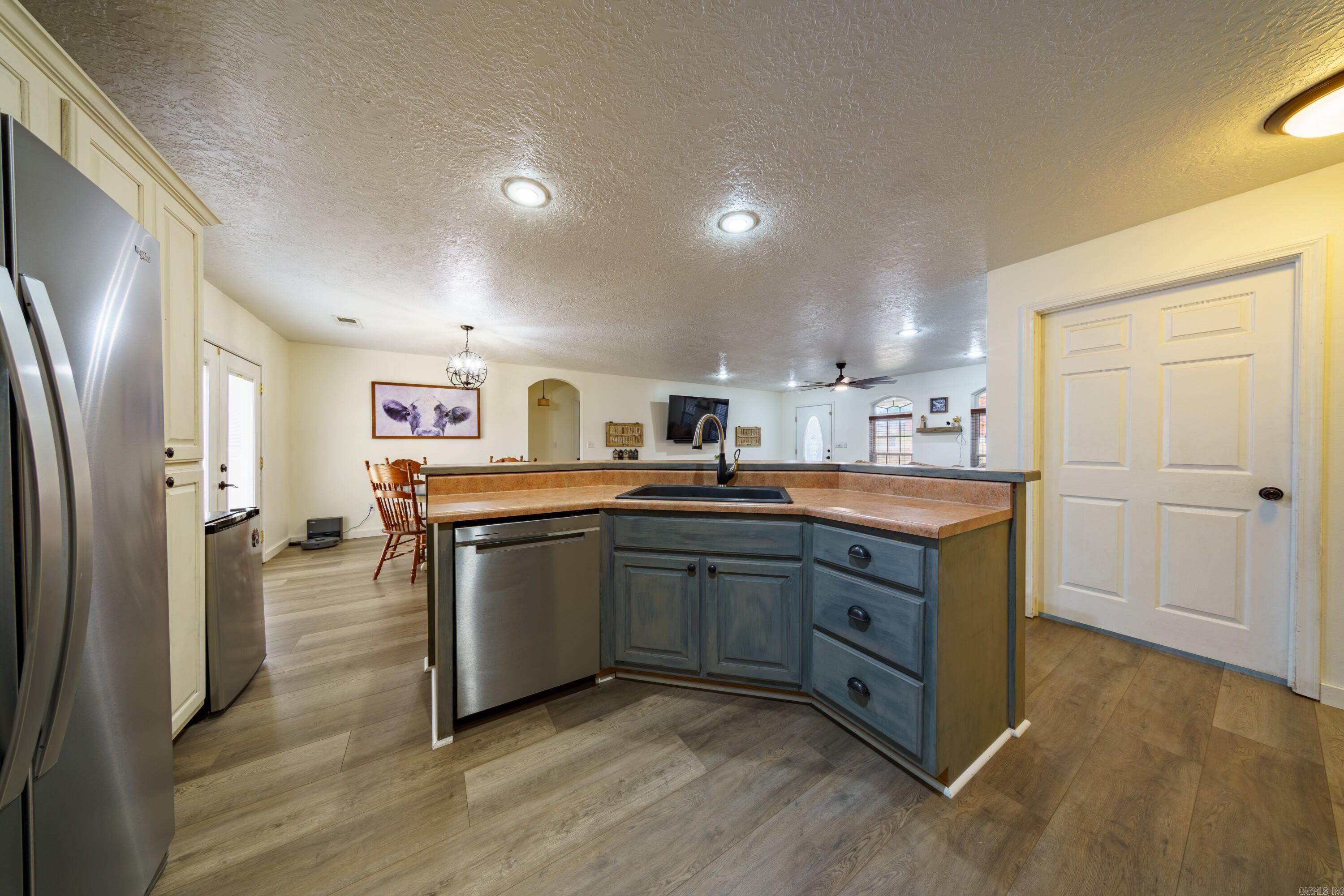 DOUBLE OAK ESTATES - Residential