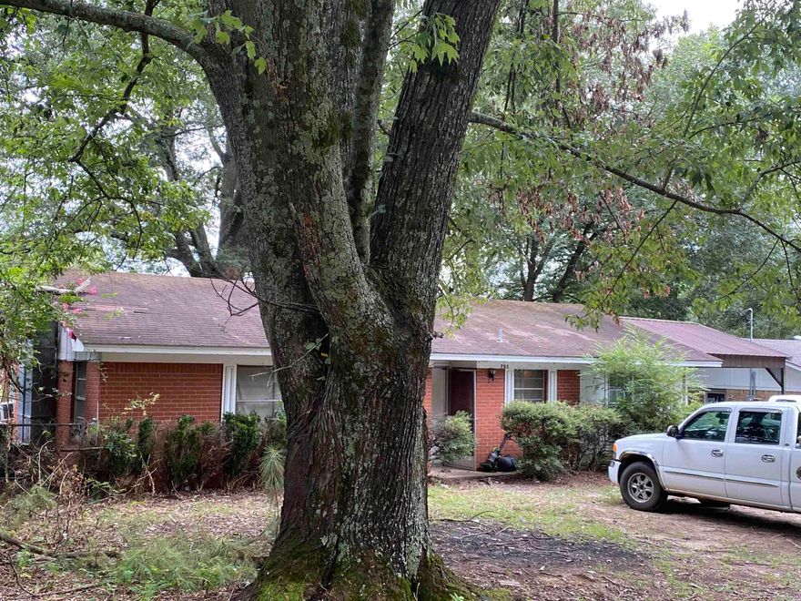 Brick home offers over 1,180 sq ft of living space, currently utilized as an investment property.  In need of a little TLC, 3 bedrooms and 1 bath, kitchen, living room, single carport and fenced backyard.  Great starter home or investment property.  New gas hot water heater installed in 2022.  Property is being sold " AS IS " and without any seller property disclosures.