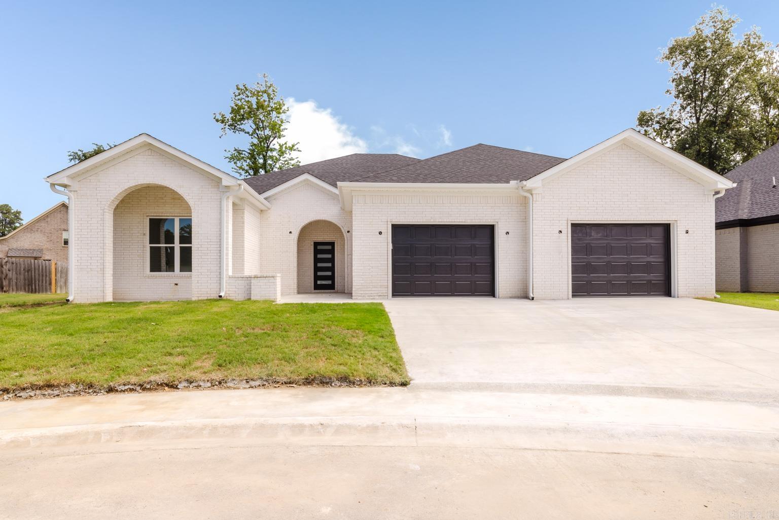 THE WOODS OF HURRICANE LAKE ESTA - Residential