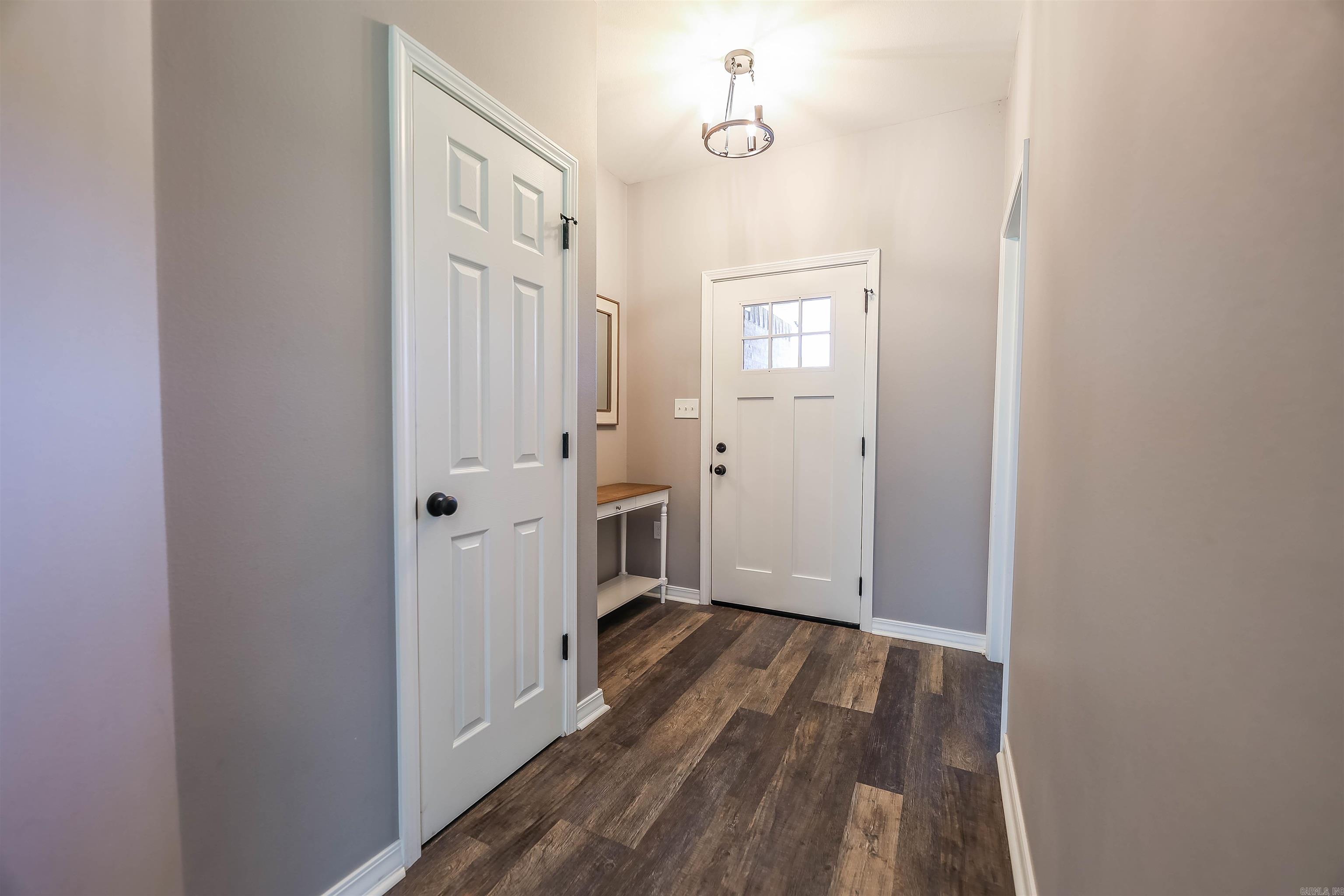 HAMPTON HOLLOWS - Residential