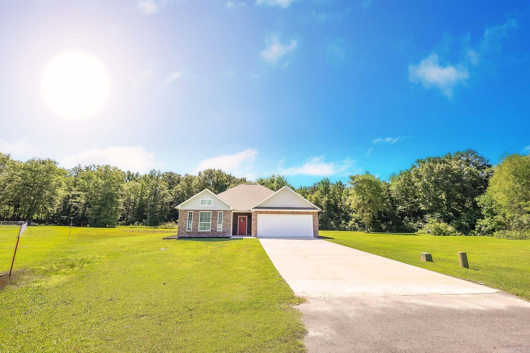 HAMPTON HOLLOWS - Residential