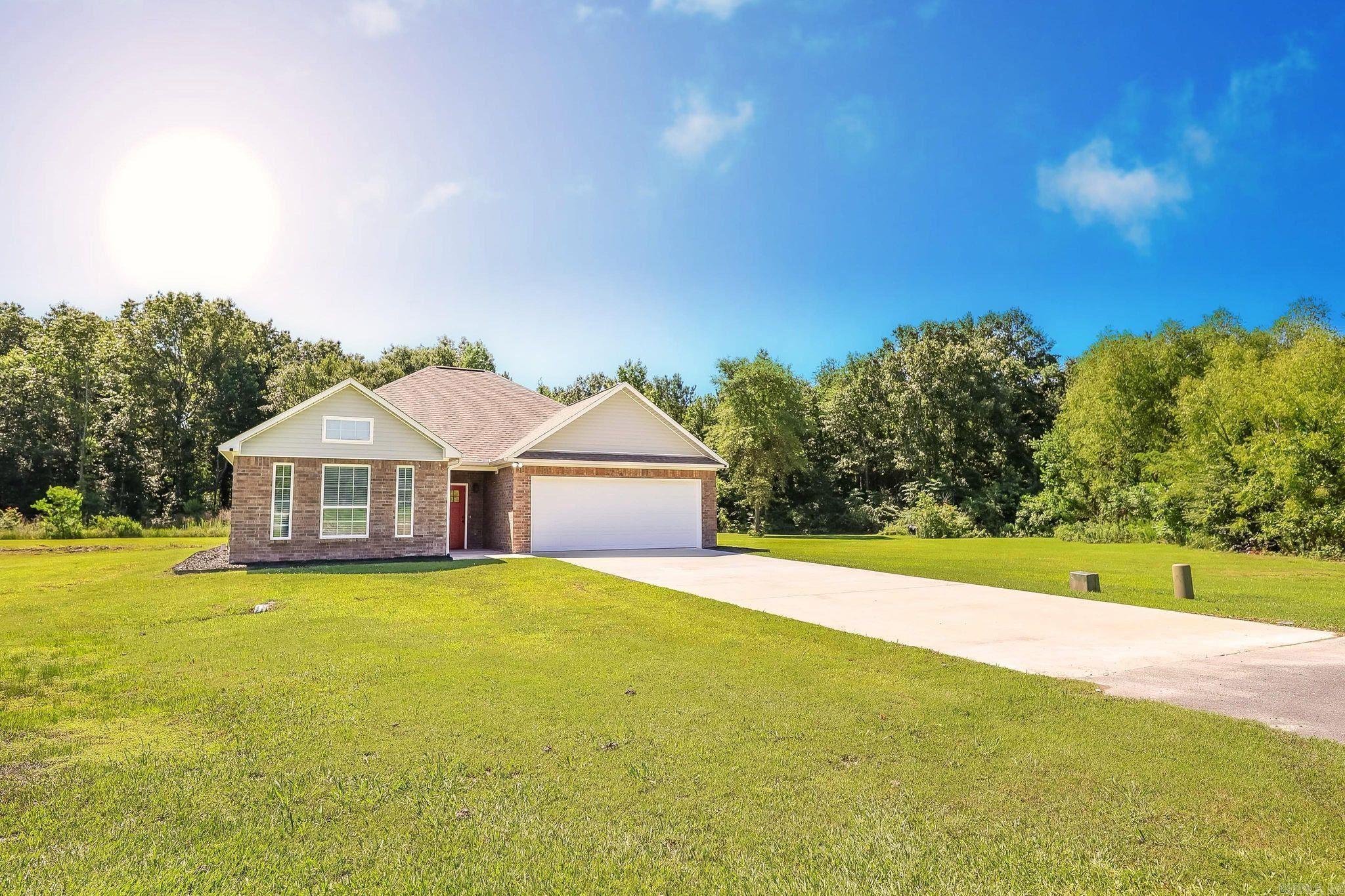 HAMPTON HOLLOWS - Residential