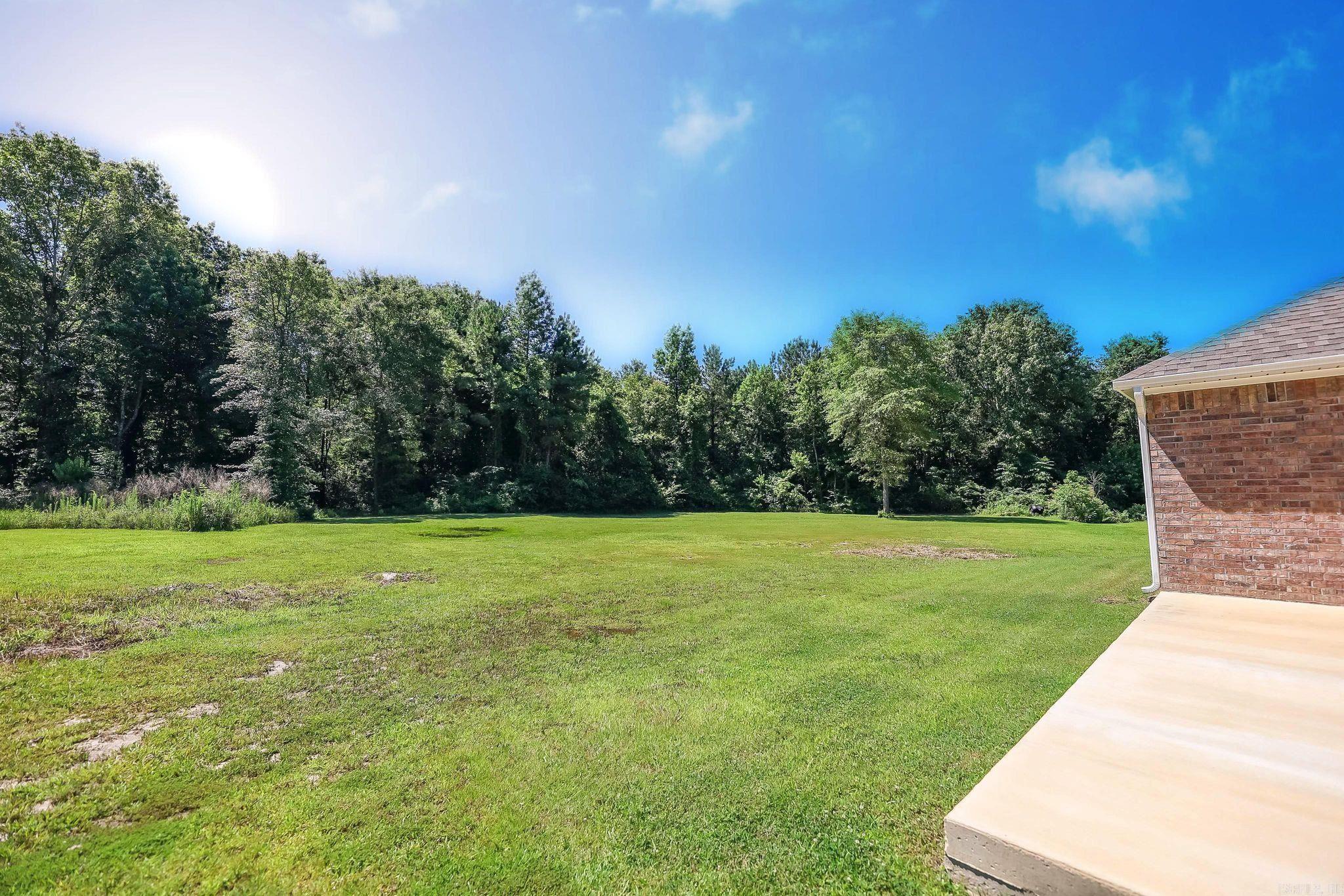 HAMPTON HOLLOWS - Residential