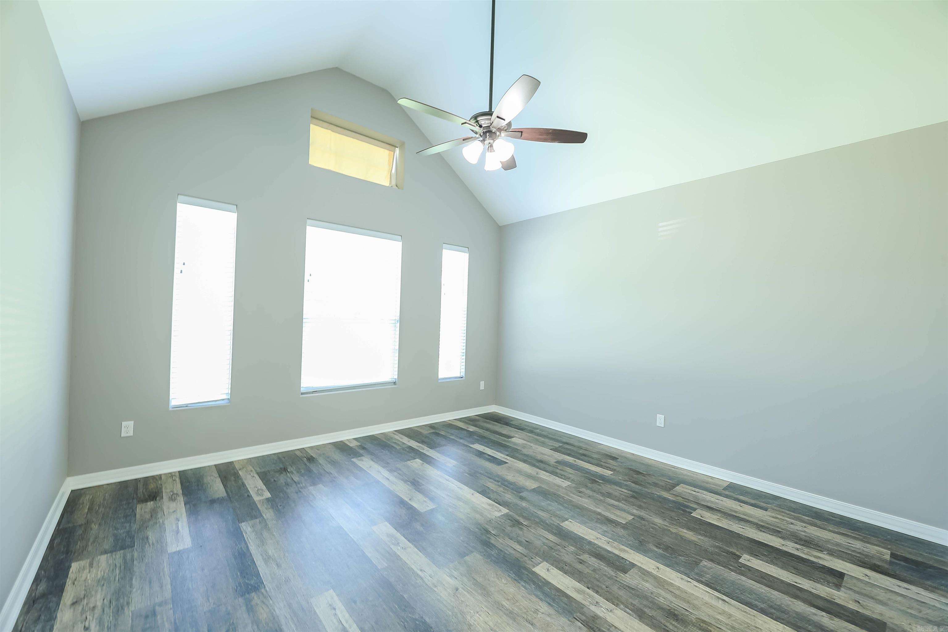 HAMPTON HOLLOWS - Residential