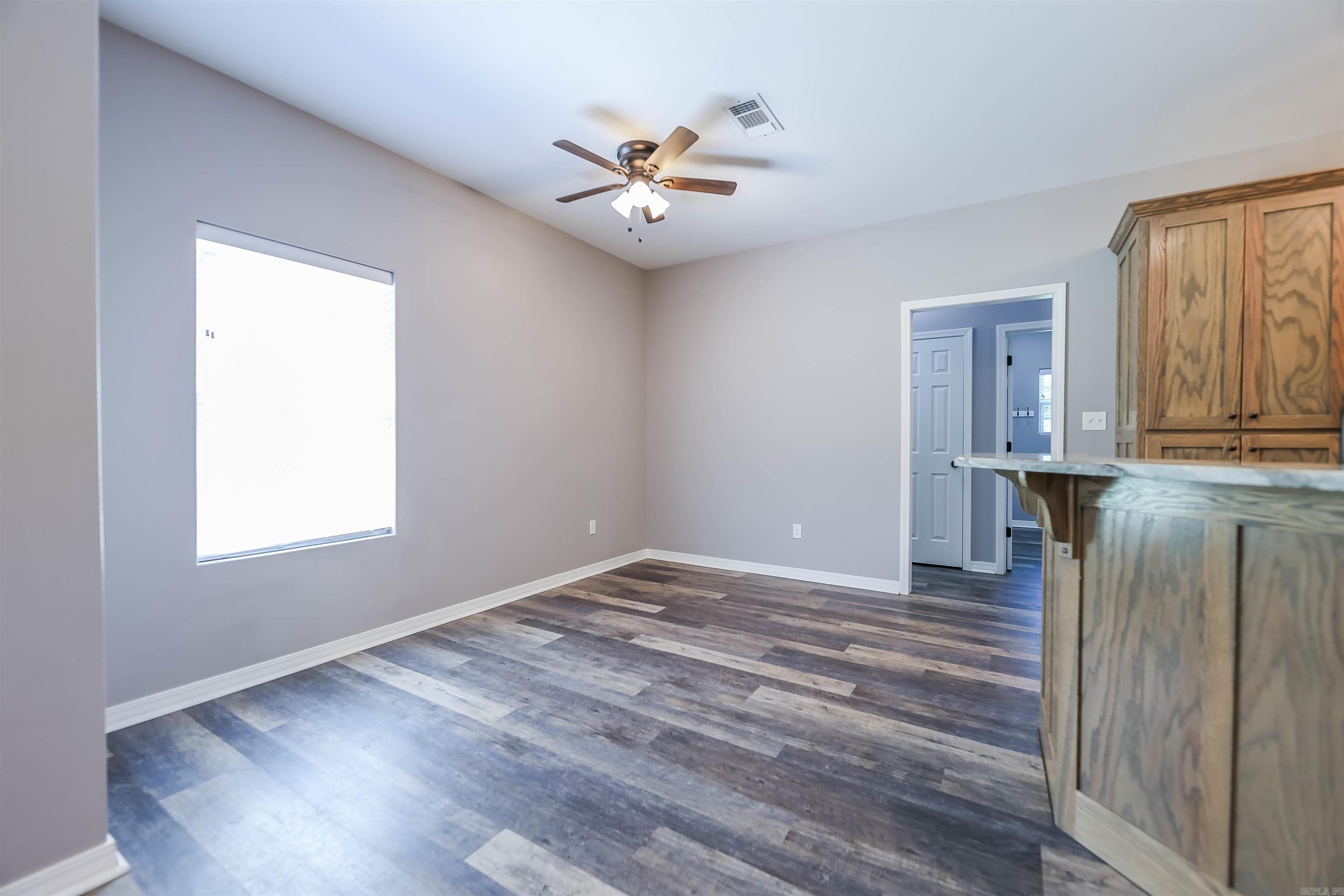 HAMPTON HOLLOWS - Residential