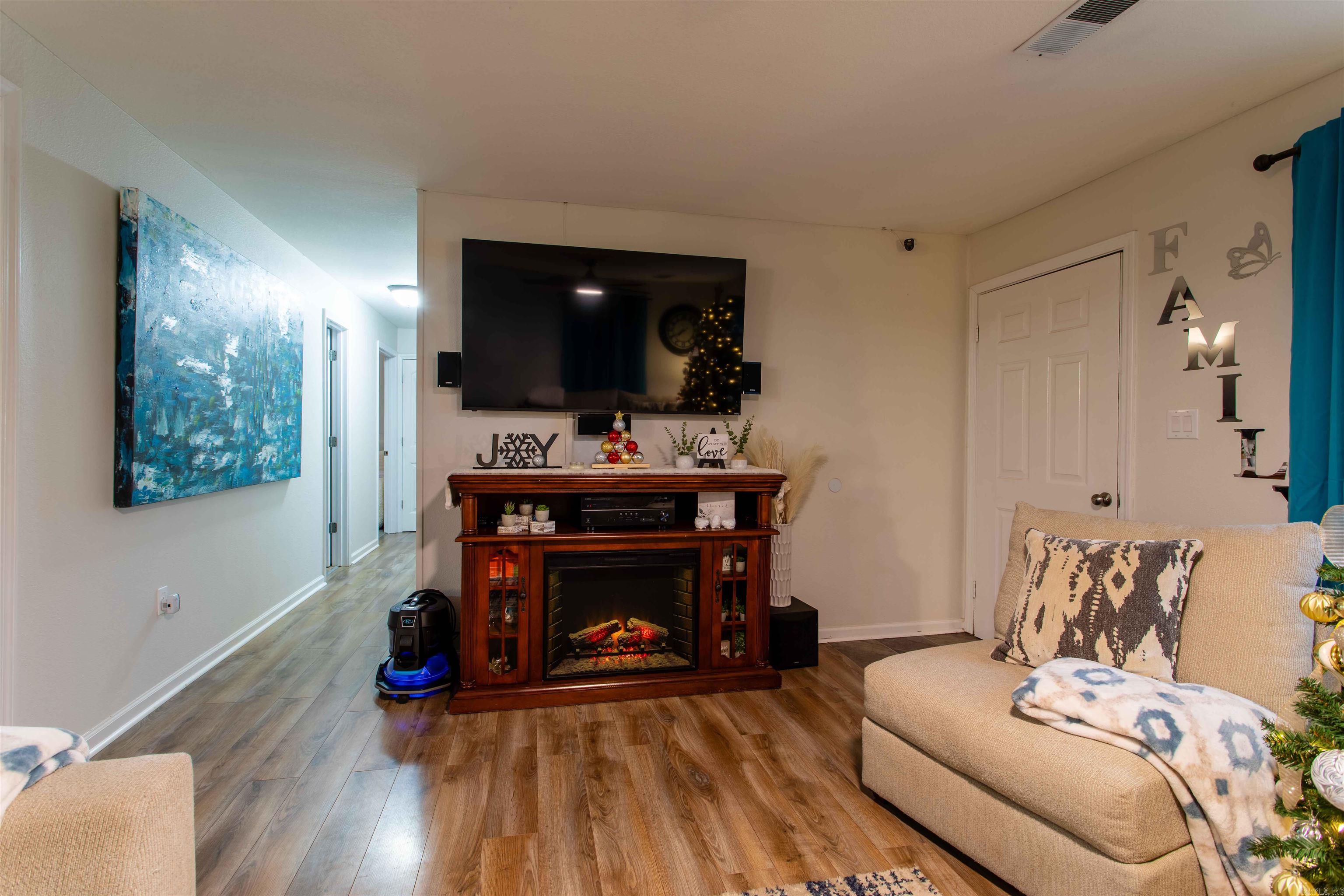 Hayden Carter 1st - Residential