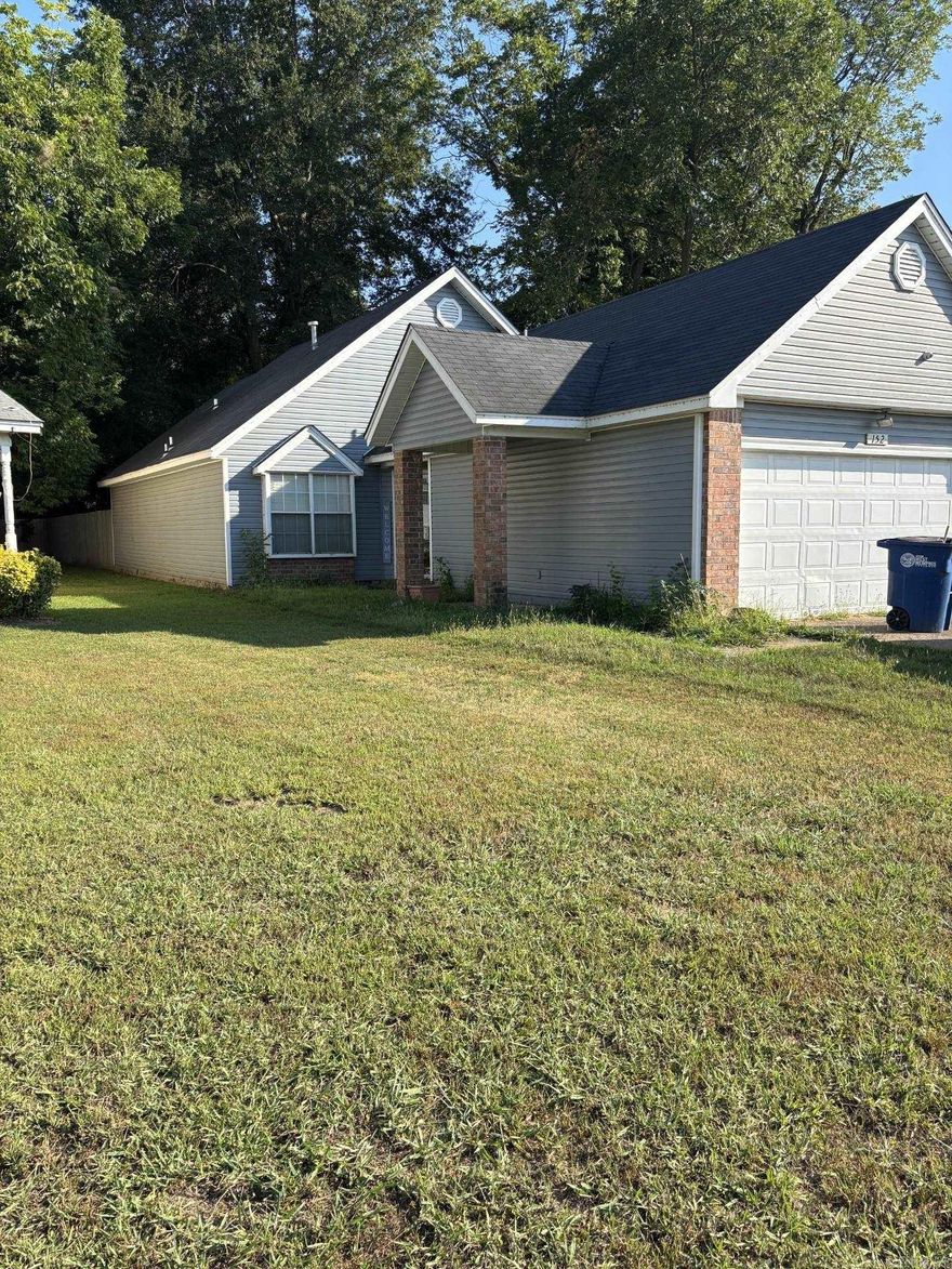 Welcome to the market! This home has all the space you need - 3 bedrooms, 2 bathrooms, and a layout made for family living. Don't miss his gem located close to restaurants, and shopping. Call for your private tour!