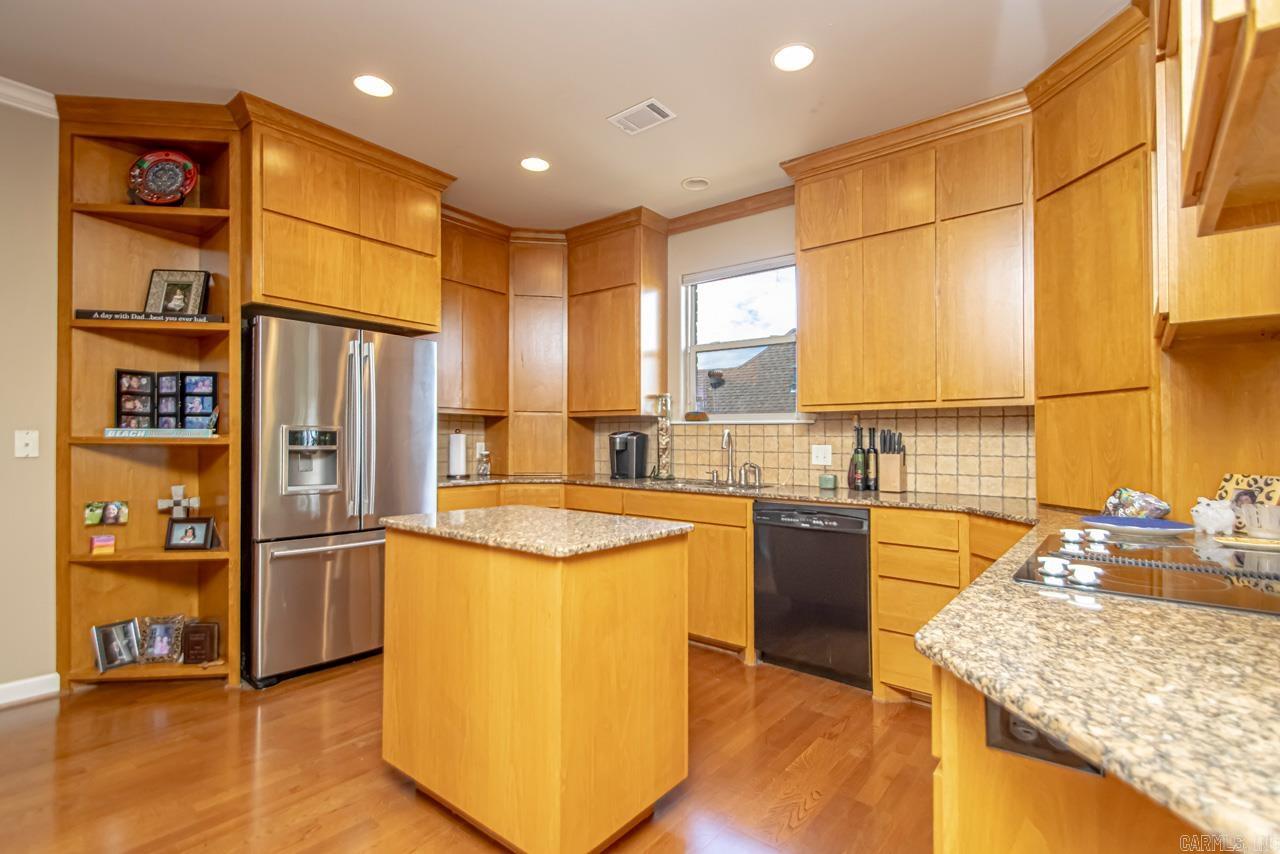 PEBBLE BEACH WOODS ADDN - Residential