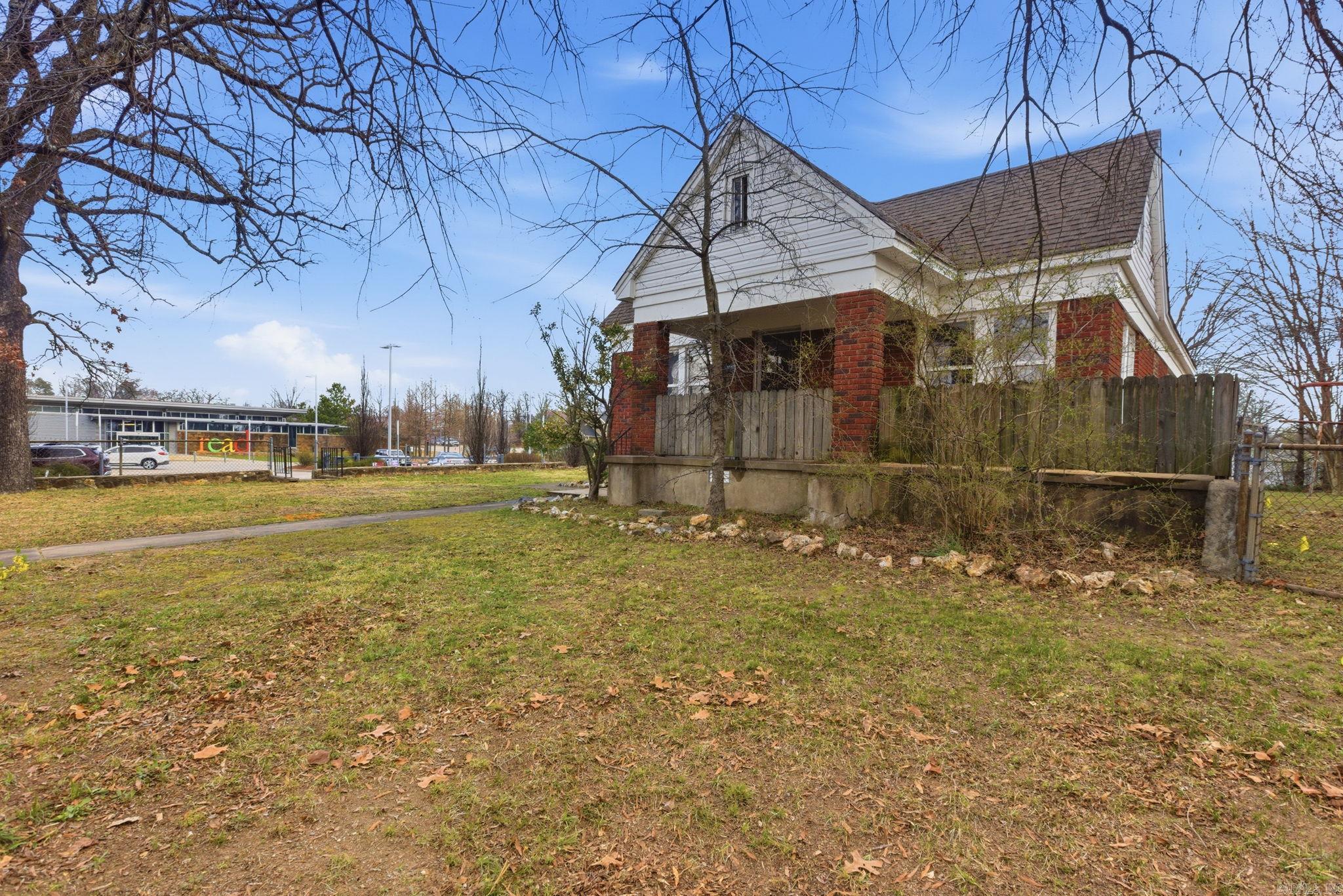 CUNNINGHAMS - Residential