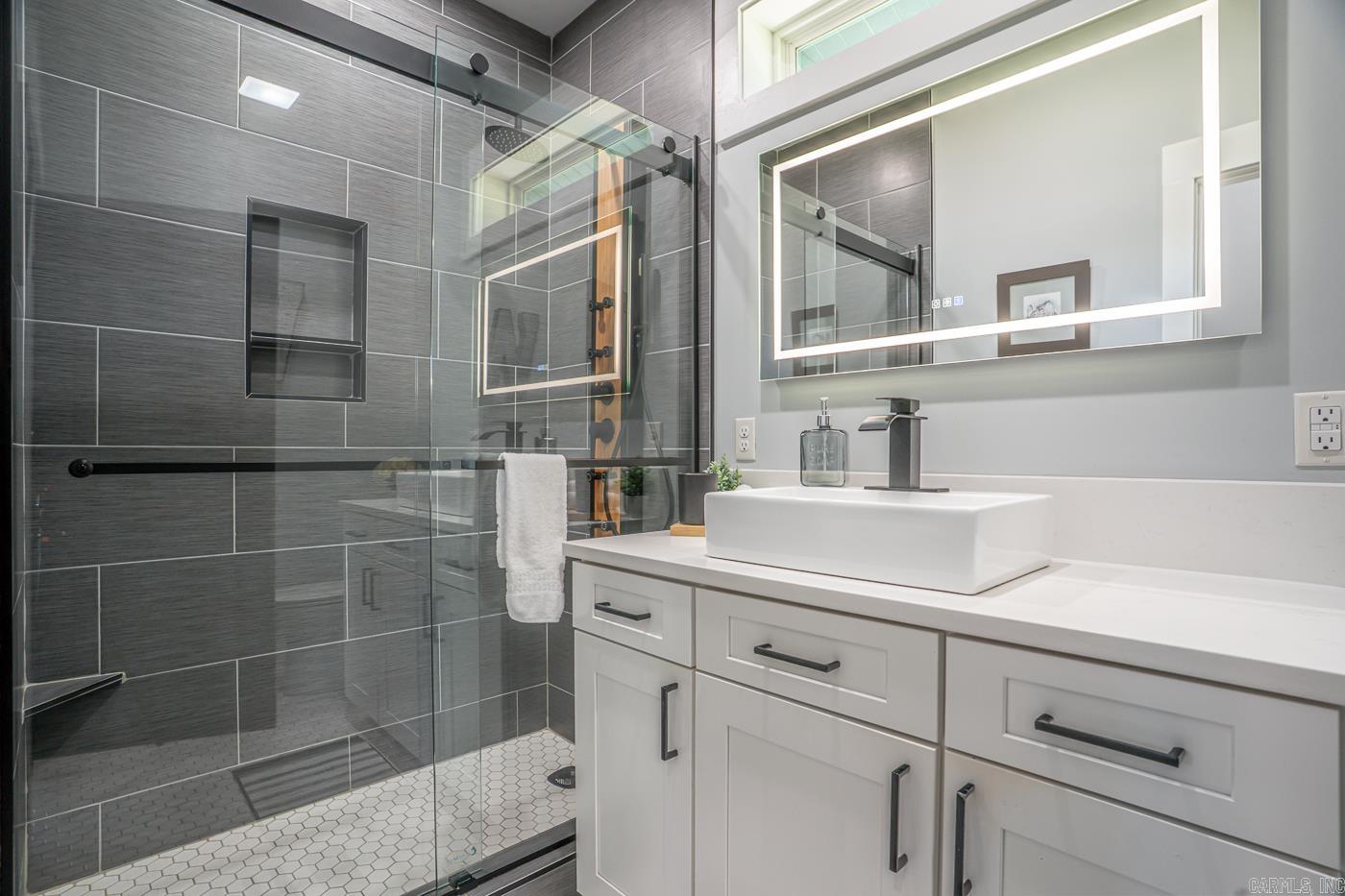 CROWN ADDITION - Residential