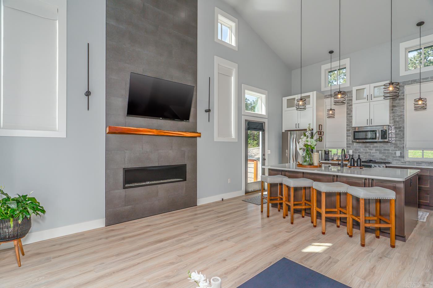 CROWN ADDITION - Residential