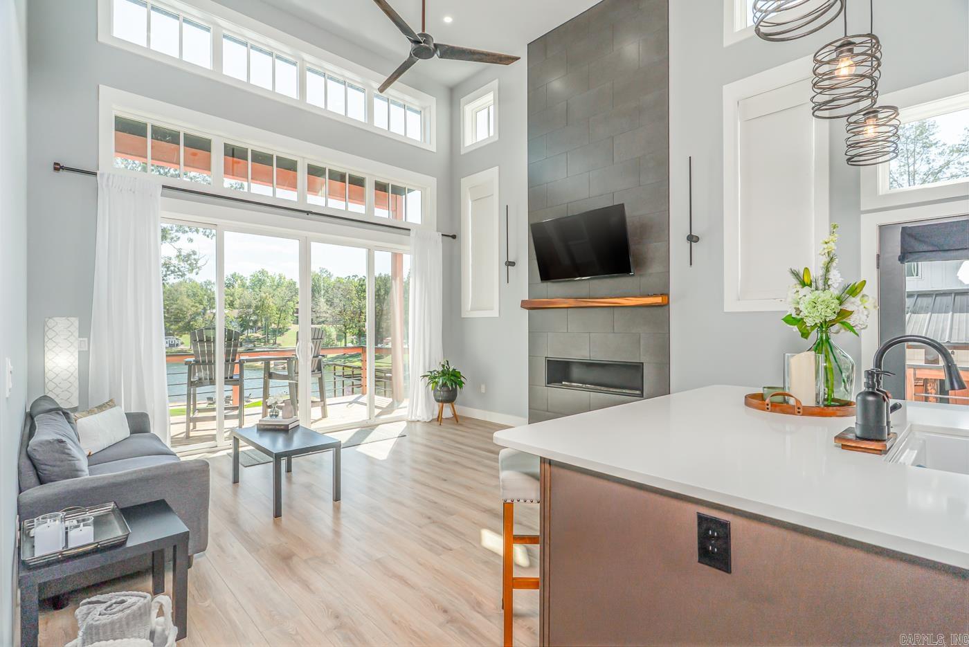 CROWN ADDITION - Residential