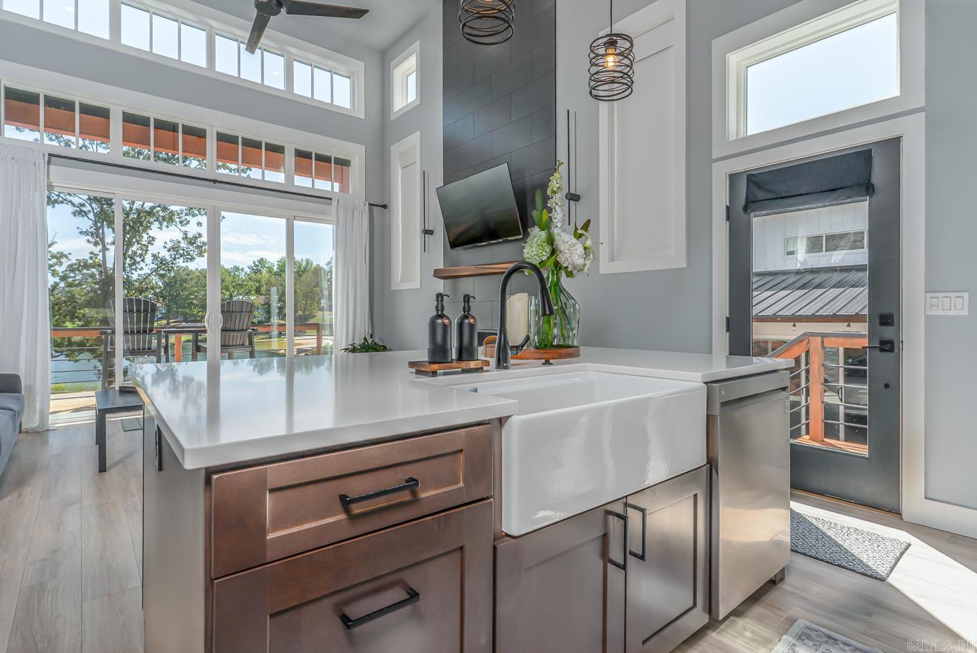 CROWN ADDITION - Residential