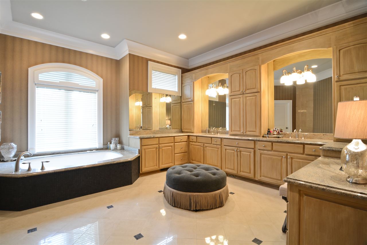CHENAL VALLEY SOLOGNE CIRCLE - Residential