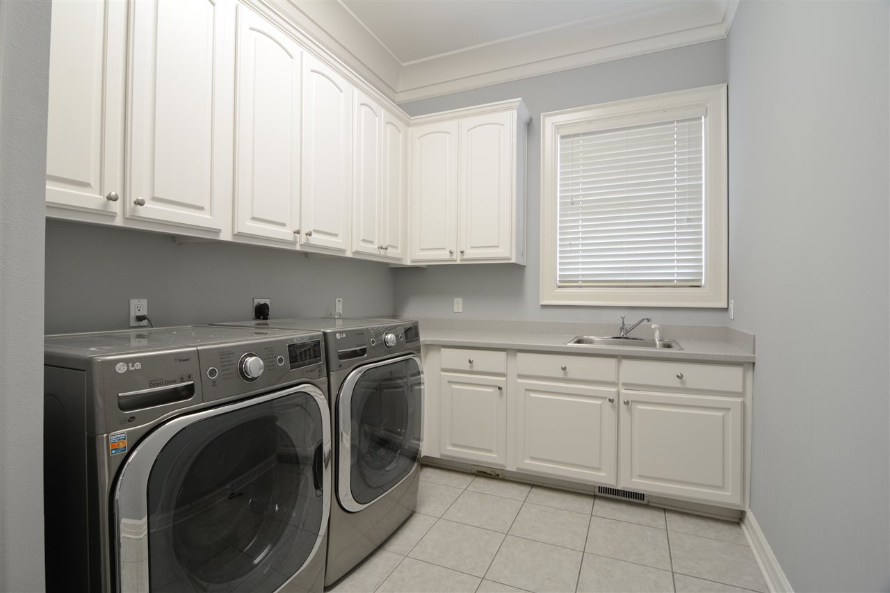 CHENAL VALLEY SOLOGNE CIRCLE - Residential