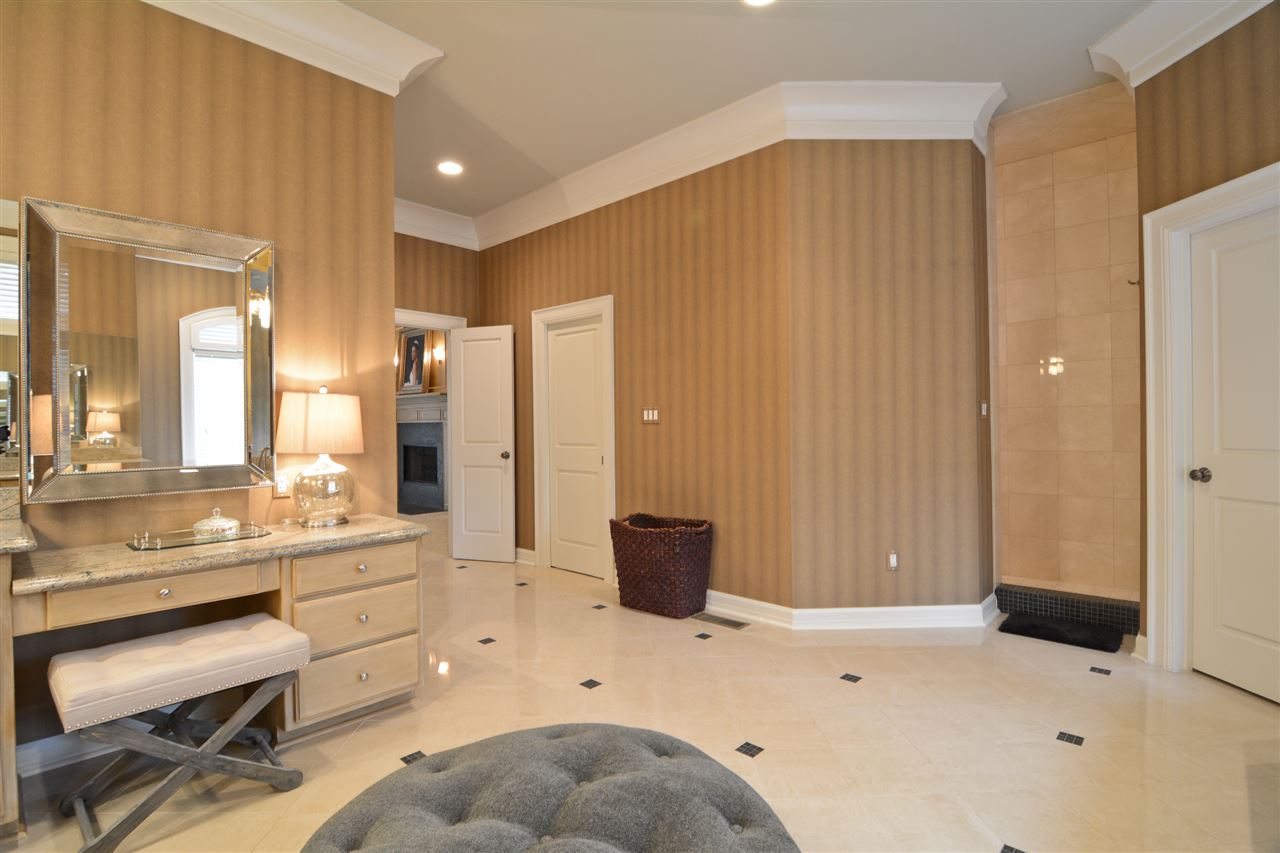 CHENAL VALLEY SOLOGNE CIRCLE - Residential